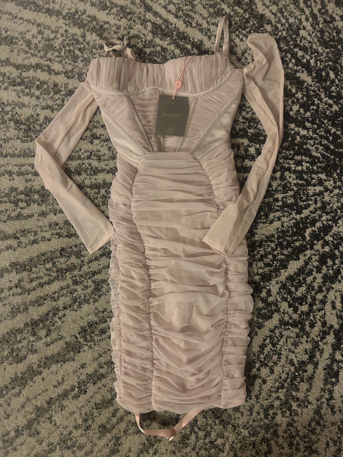 House of CB House of CB FREYJA Satin Ruched Long Sleeve Body-Con Dress Size S / US 4 / IT 40 - 4 Thumbnail
