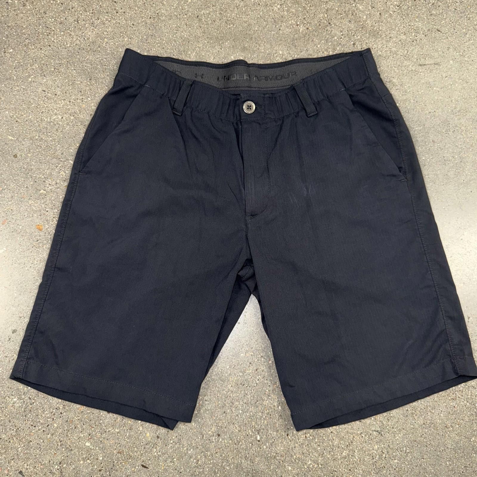Under Armour Under Armour Shorts Mens 34 Black HeatGear Golf Chino Size US 34 / EU 50 - 1 Thumbnail