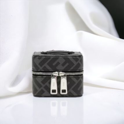 o1loc1c0824 Size: OS / Cufflinks Case in Brown
