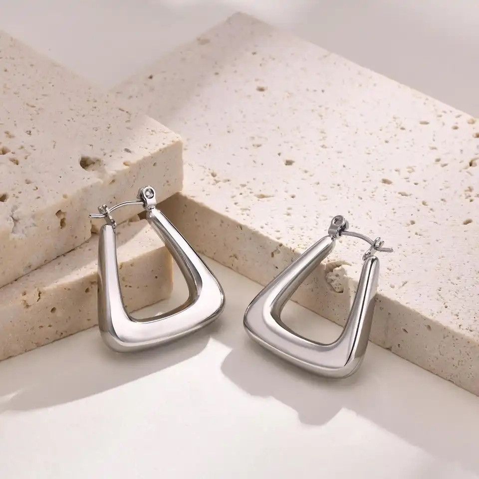 Other Chic Metal Hoop Earrings Size ONE SIZE - 1 Thumbnail