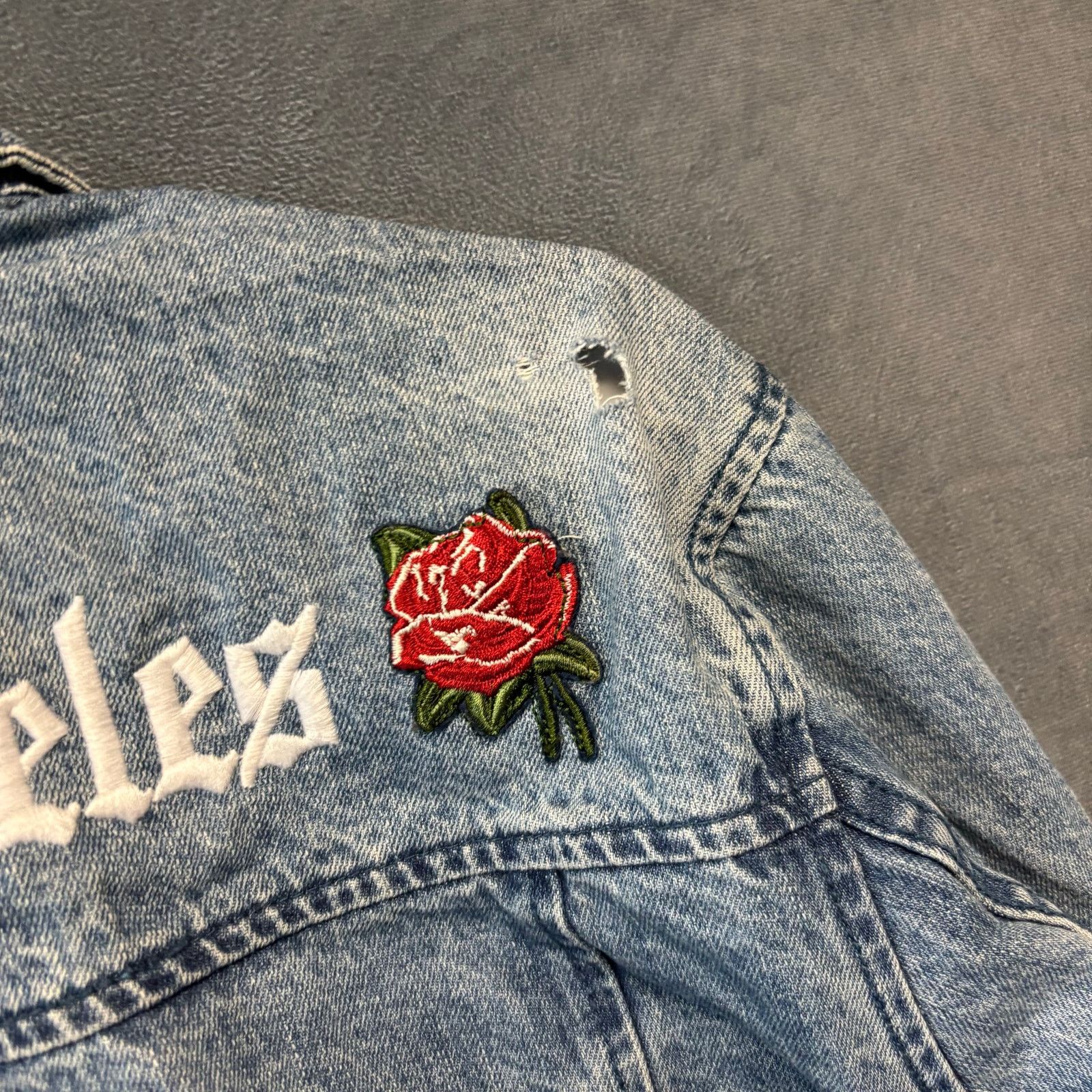 & Other Stories Pac Sun Denim Jacket Los Angeles Roses Embroidered Distress Size L / US 10 / IT 46 - 10 Thumbnail