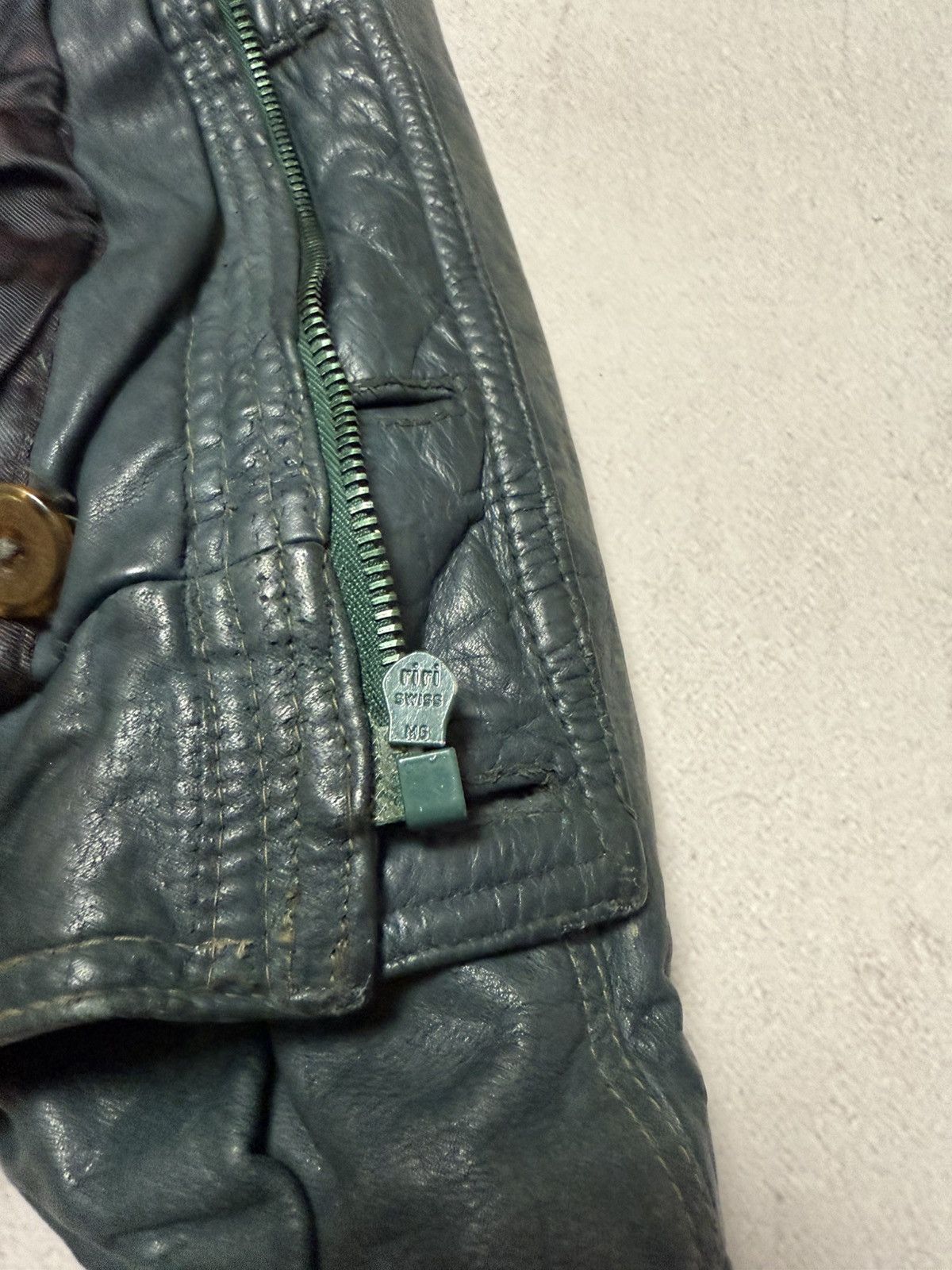 Japanese Brand × Vintage Vintage Leather Jacket Bomber Baggy Amazing Colour Y2K 90s Size US L / EU 52-54 / 3 - 19 Thumbnail