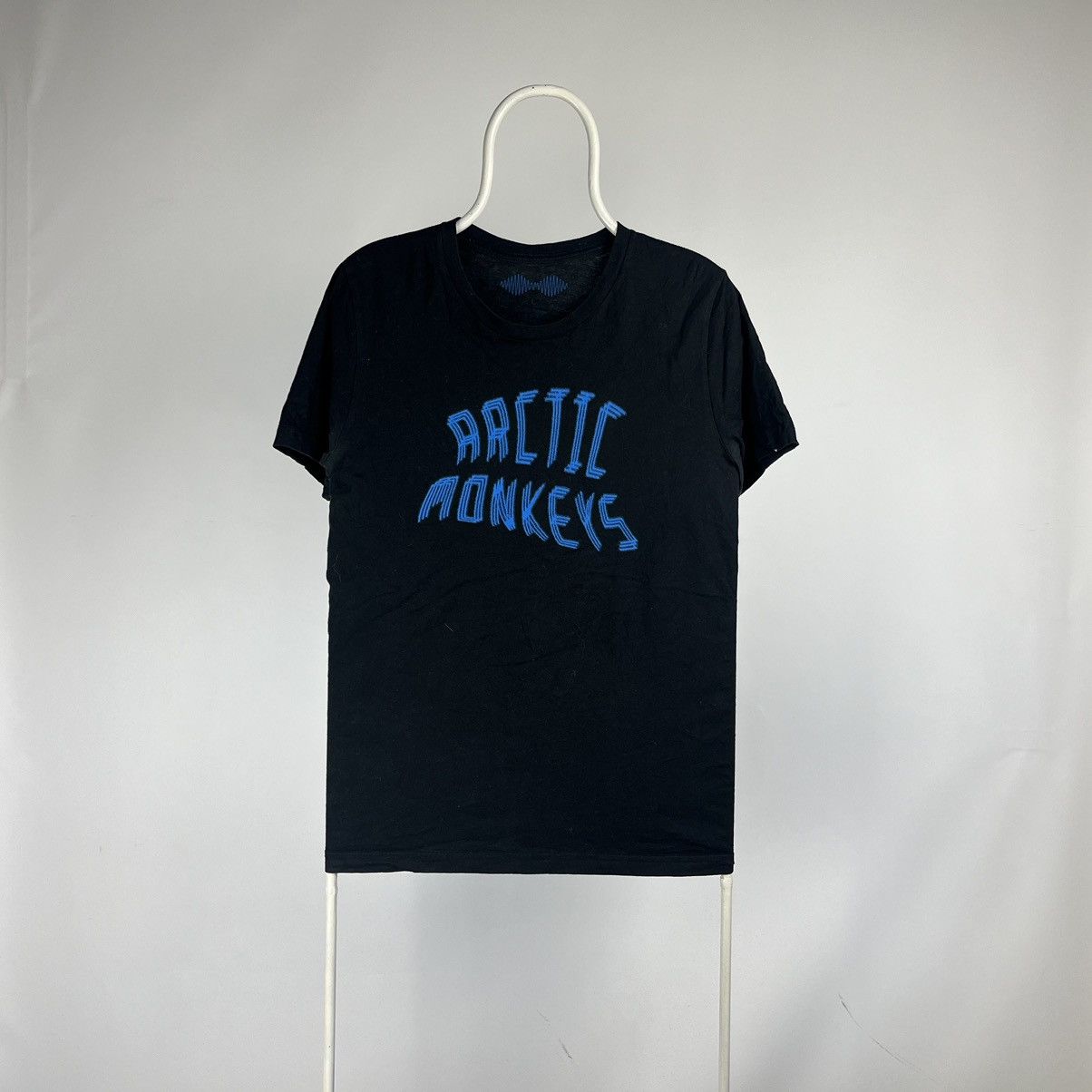 Band Tees Arctic Monkeys Tshirt rock band size Large Size US L / EU 52-54 / 3 - 1 Thumbnail