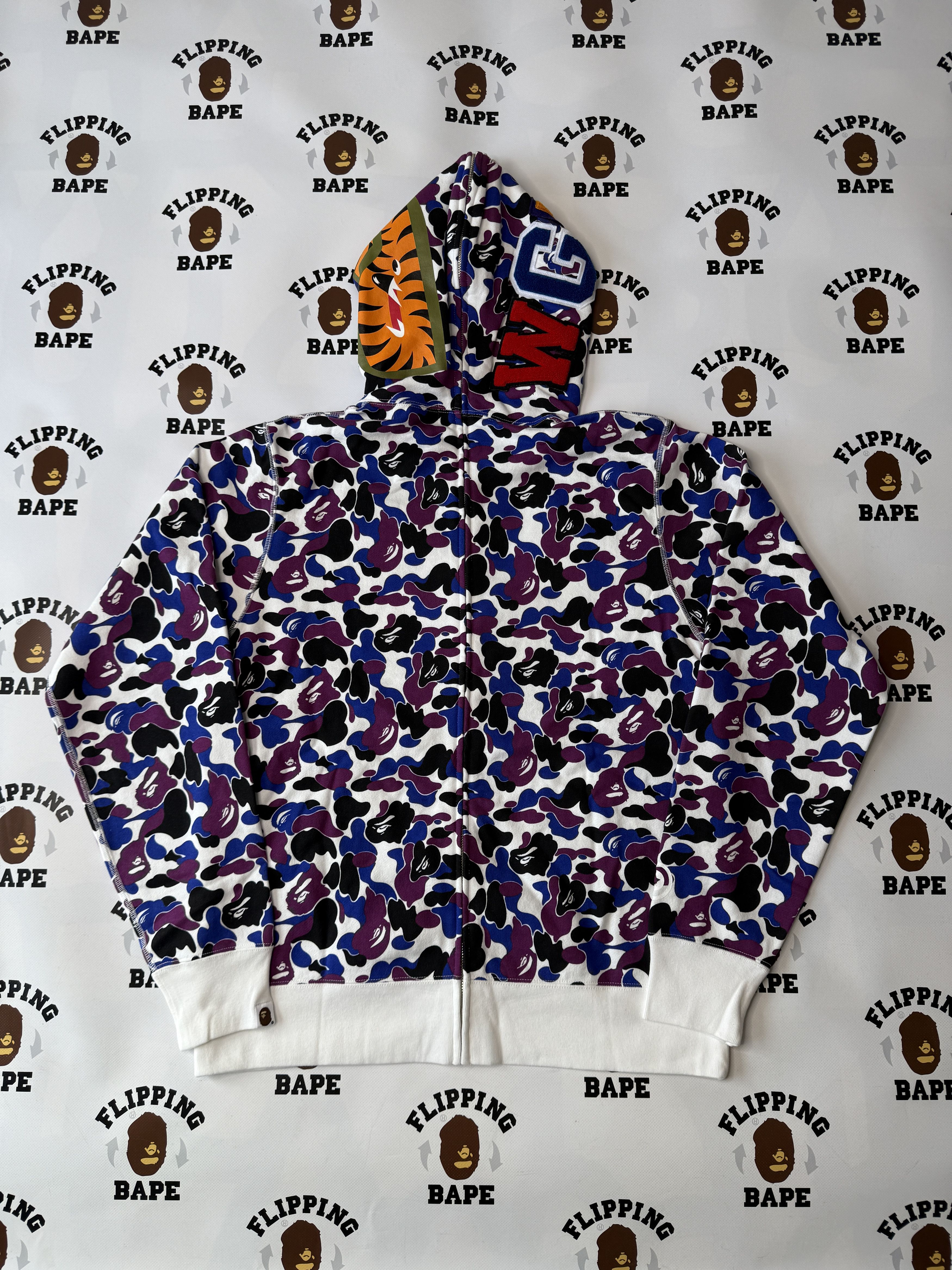 Bape BAPE STORE HONG KONG SEPARATE SHARK FULL ZIP HOODIE Size US L / EU 52-54 / 3 - 3 Thumbnail
