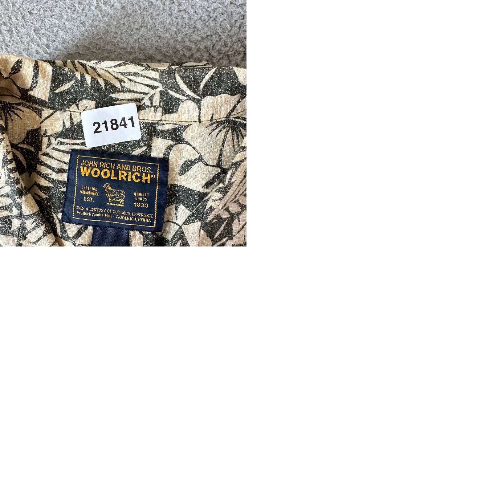 Vintage Woolrich Shirt XL Blue Floral Island Mens Button-Up Short Sleeve Collared Everyday Casual Comfort Size US XL / EU 56 / 4 - 9 Thumbnail