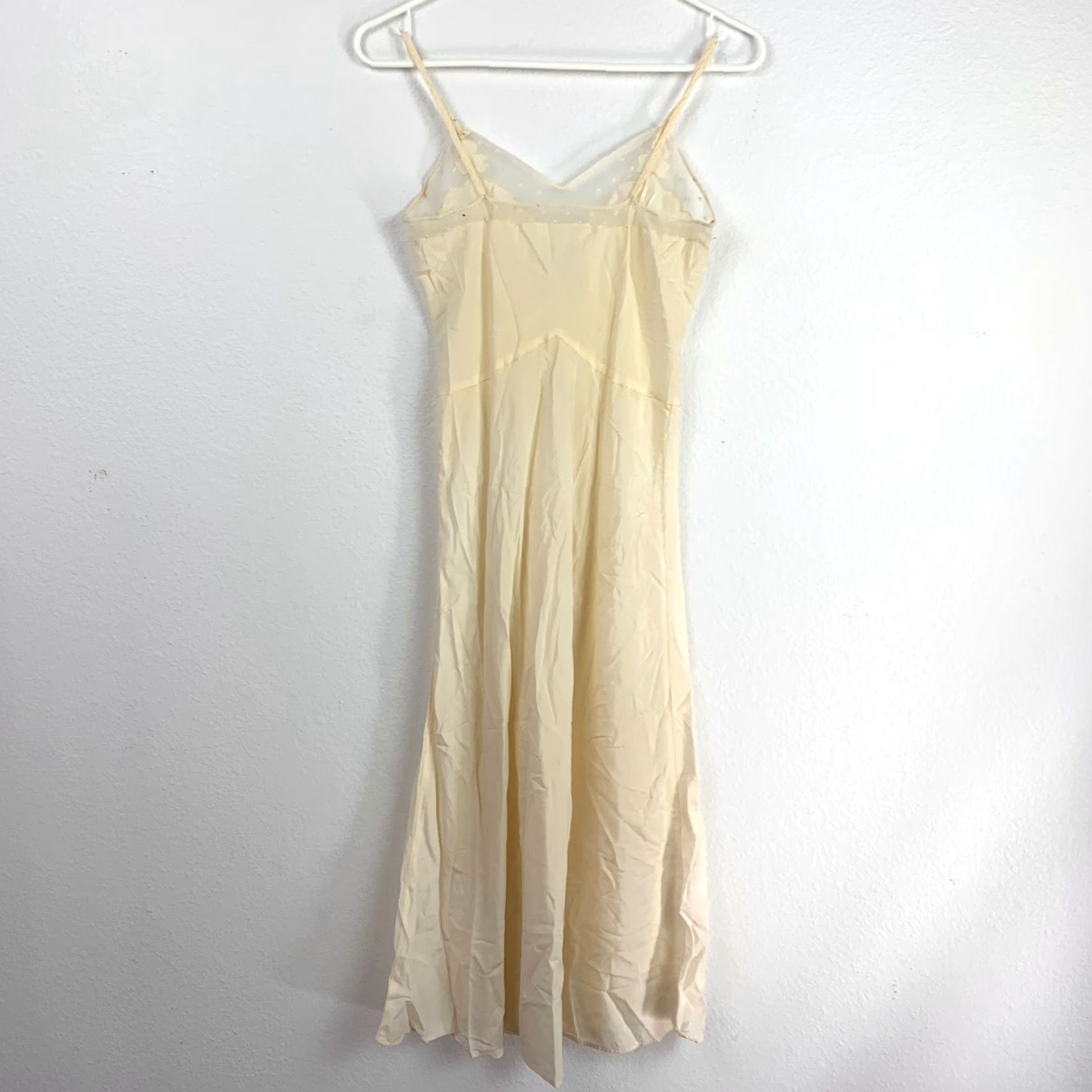 Vintage VINTAGE 1960s Ivory Nylon Long Slip 50s 60s Chest 13.25" Waist 13.5" Length 44" Full Slip Womens Size ONE SIZE - 3 Thumbnail