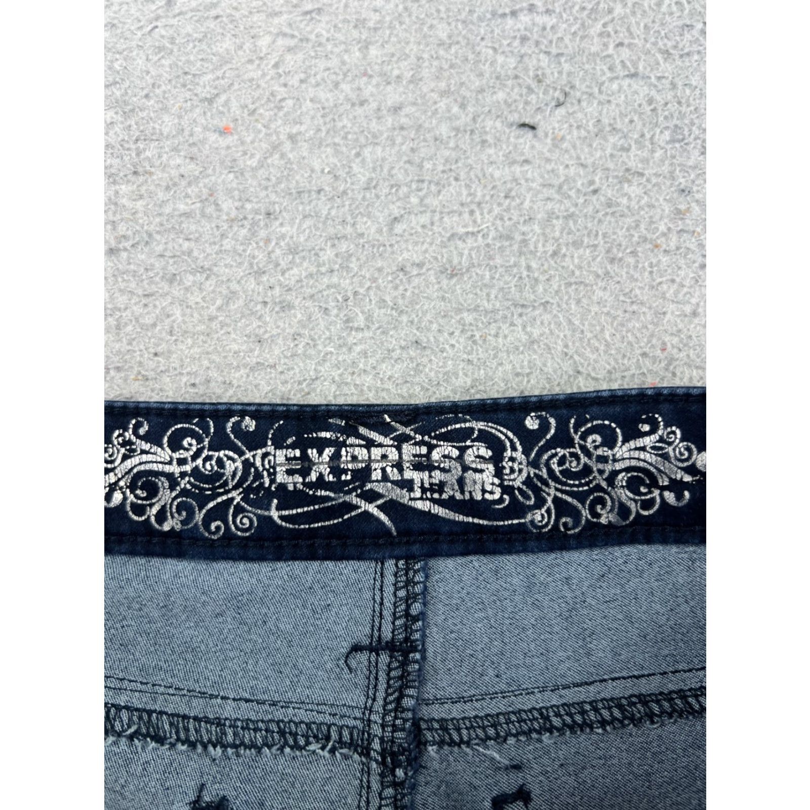 Express Express Shorts Womens 8 Blue Denim Jean Cutoff Mid Rise Dark Wash Cotton 28x4 Size 30" / US 8 / IT 44 - 7 Thumbnail