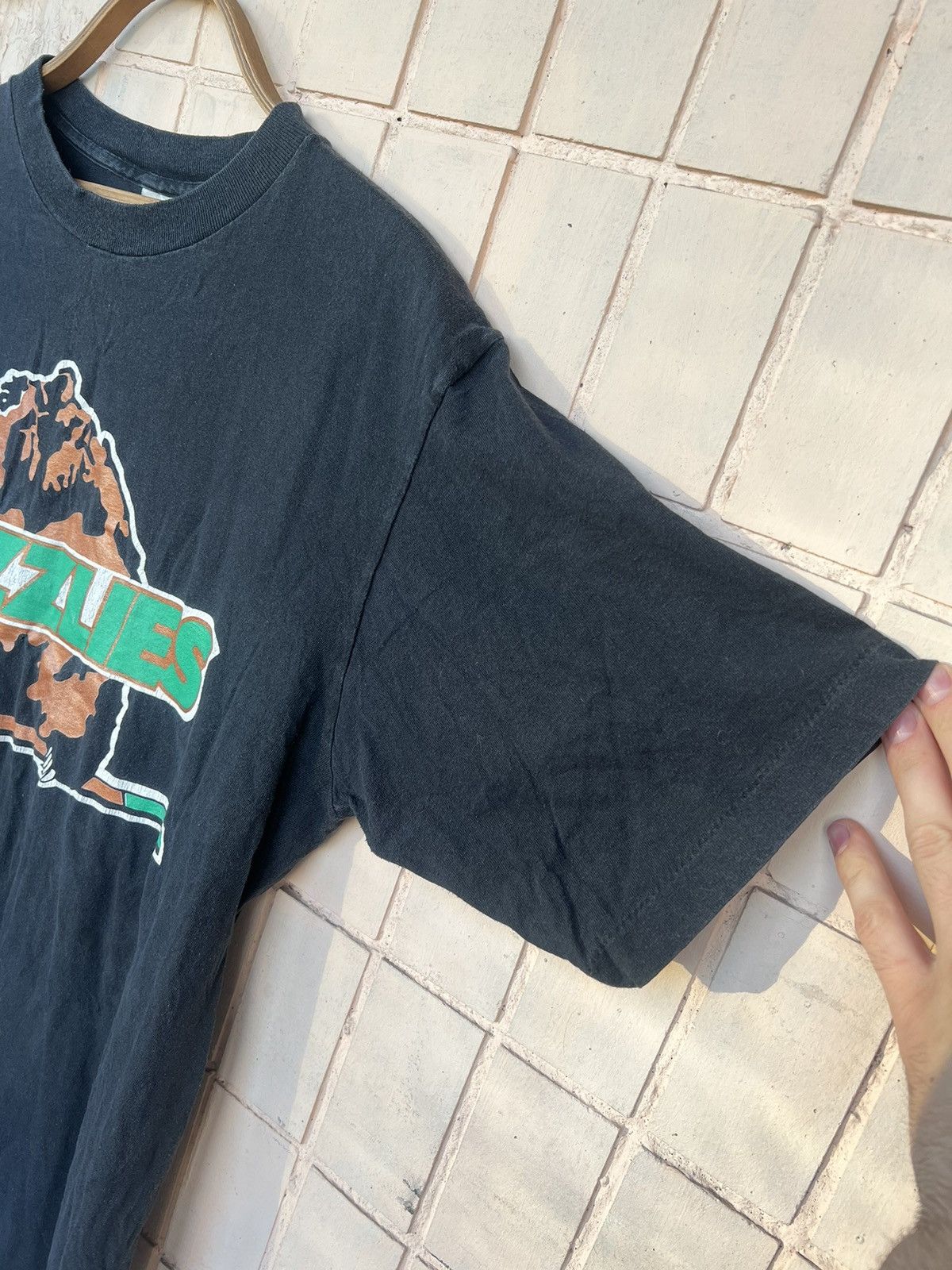 NHL Vintage Grizzlies NHL Single Stitch Rare 90s Shirt Size US M / EU 48-50 / 2 - 8 Thumbnail