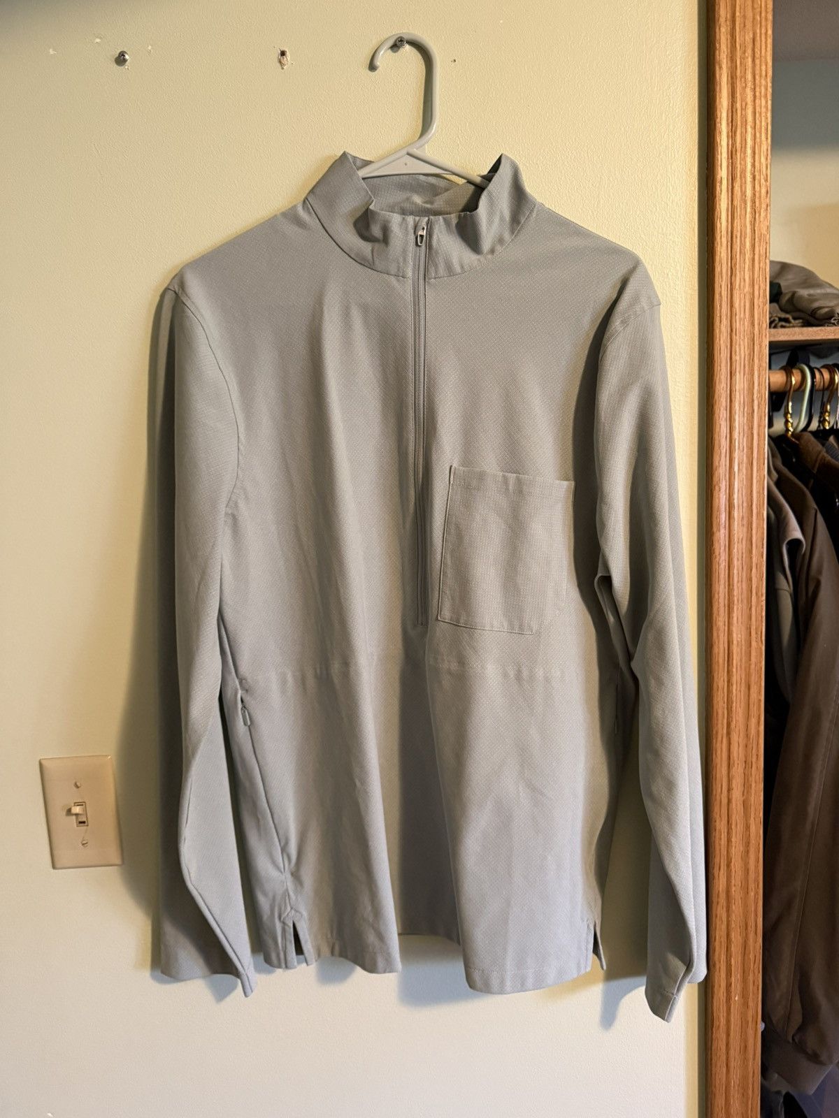 Lululemon Lululemon Woven-Air 1/2 Zip Sz medium Size US M / EU 48-50 / 2 - 12 Thumbnail