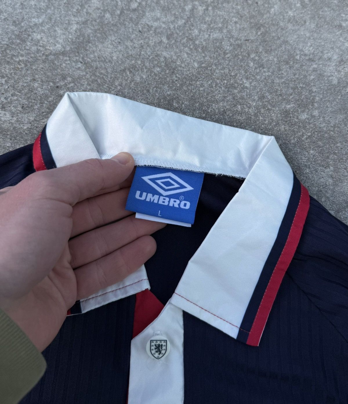 Umbro Vintage Umbro Scotland streetwear rare 90s soccer jersey Size US L / EU 52-54 / 3 - 10 Thumbnail