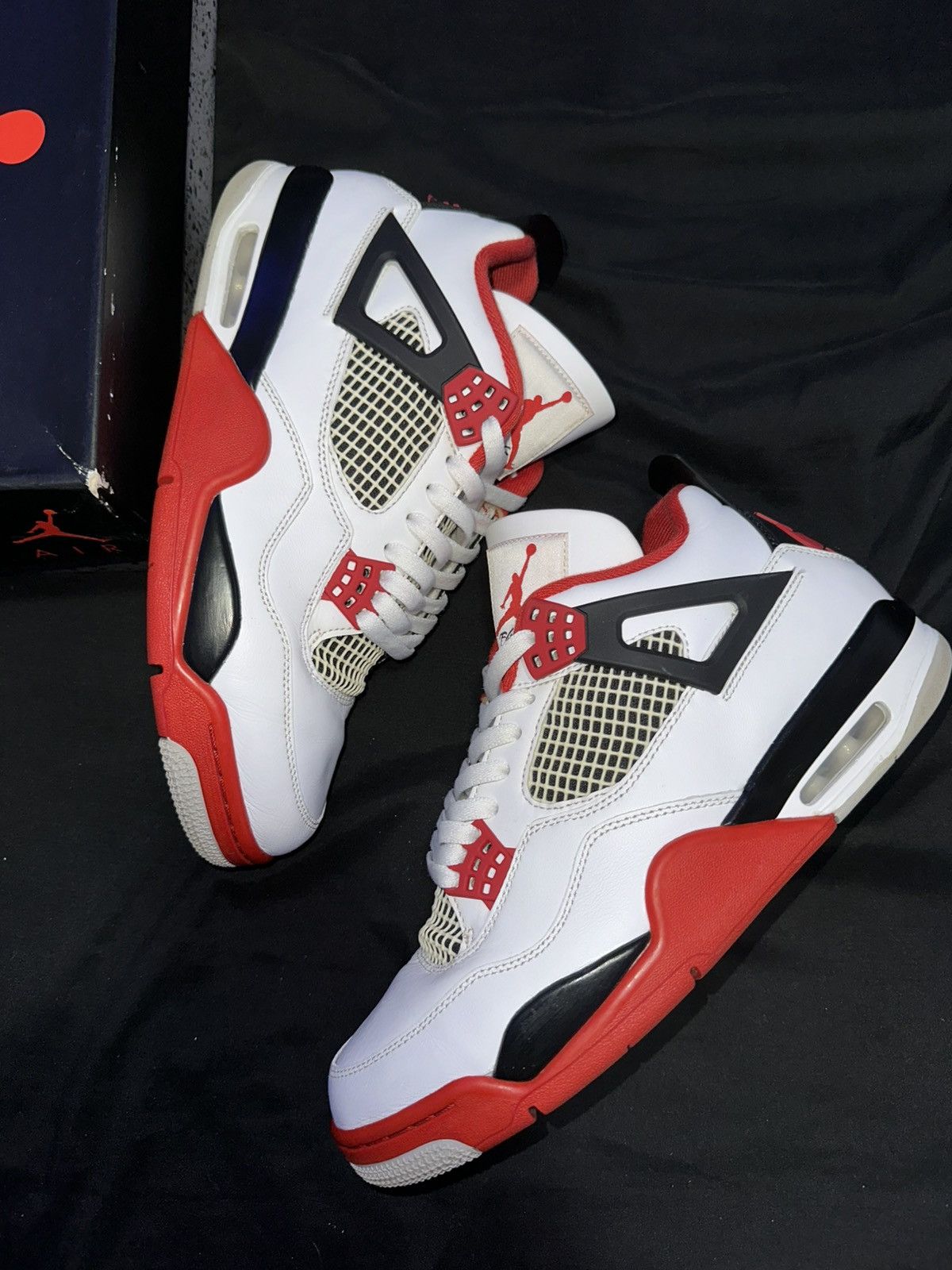 Jordan Brand Jordan 4 fire red 🔥🚒 Size US 10.5 / EU 43-44 - 2 Thumbnail