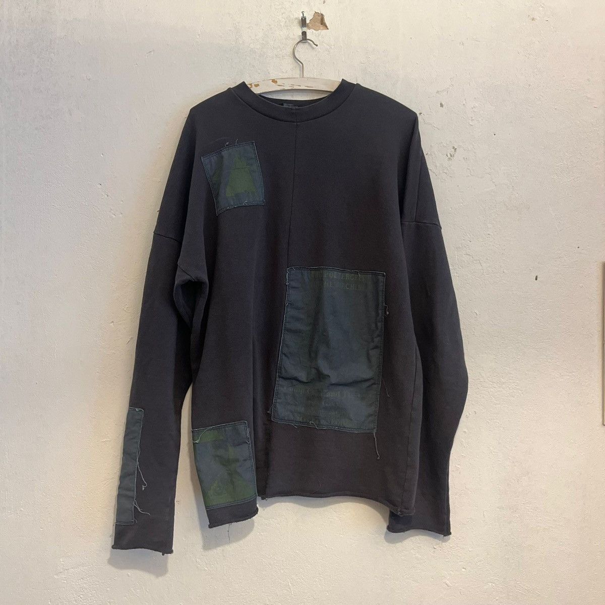 Raf Simons Raf Simons poltergeist sweatshirt iconic AW05 Patch Size US M / EU 48-50 / 2 - 1 Thumbnail