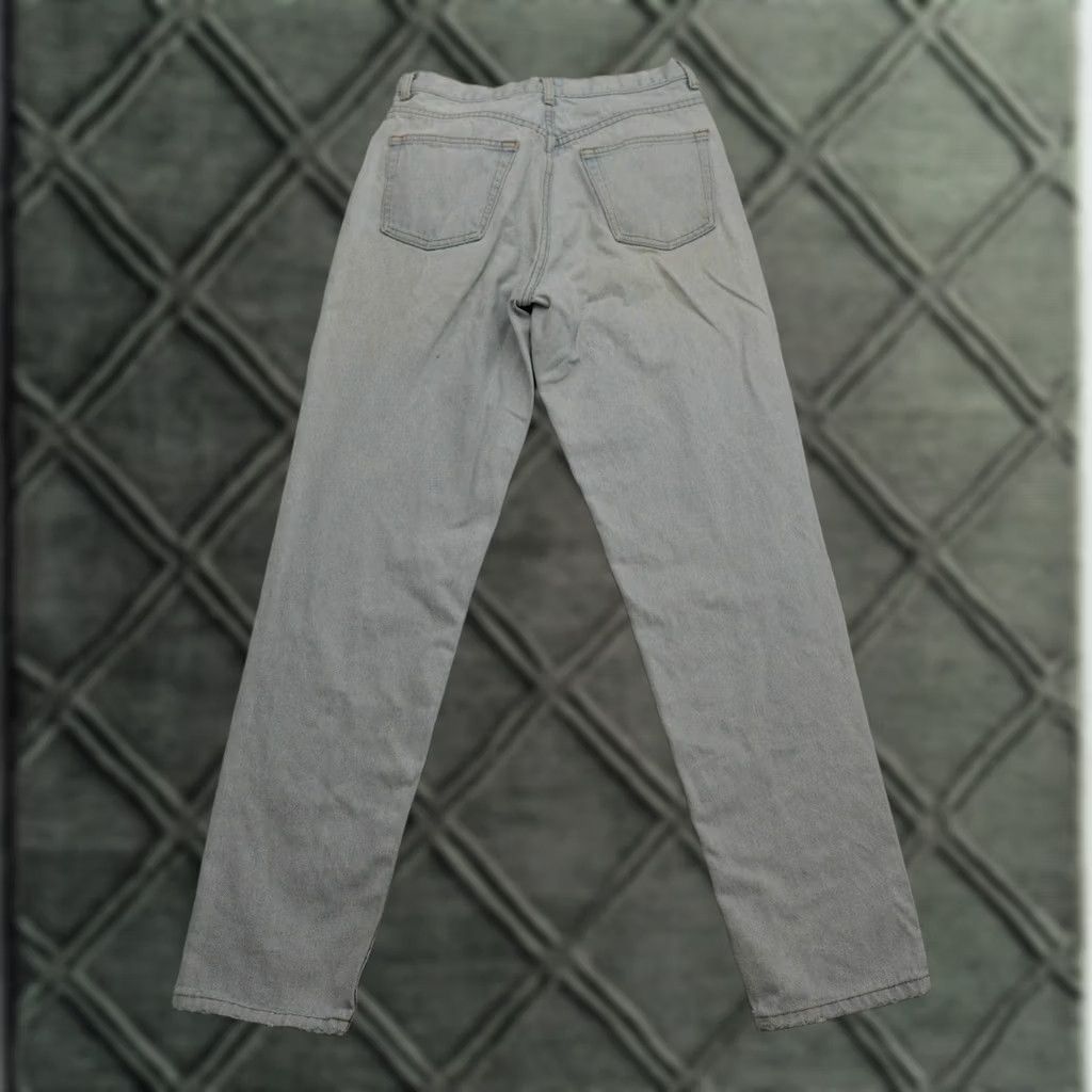Gap Vintage Gap Jeans Womens 12 Long (12x32) Light Wash Classic Fit Frayed Denim Size 34" / US 12 / IT 48 - 1 Thumbnail