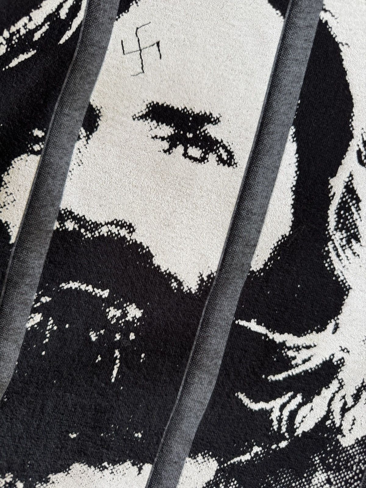 Vintage Charles Manson “ Charlie will never surf “ tee Size US XL / EU 56 / 4 - 5 Thumbnail