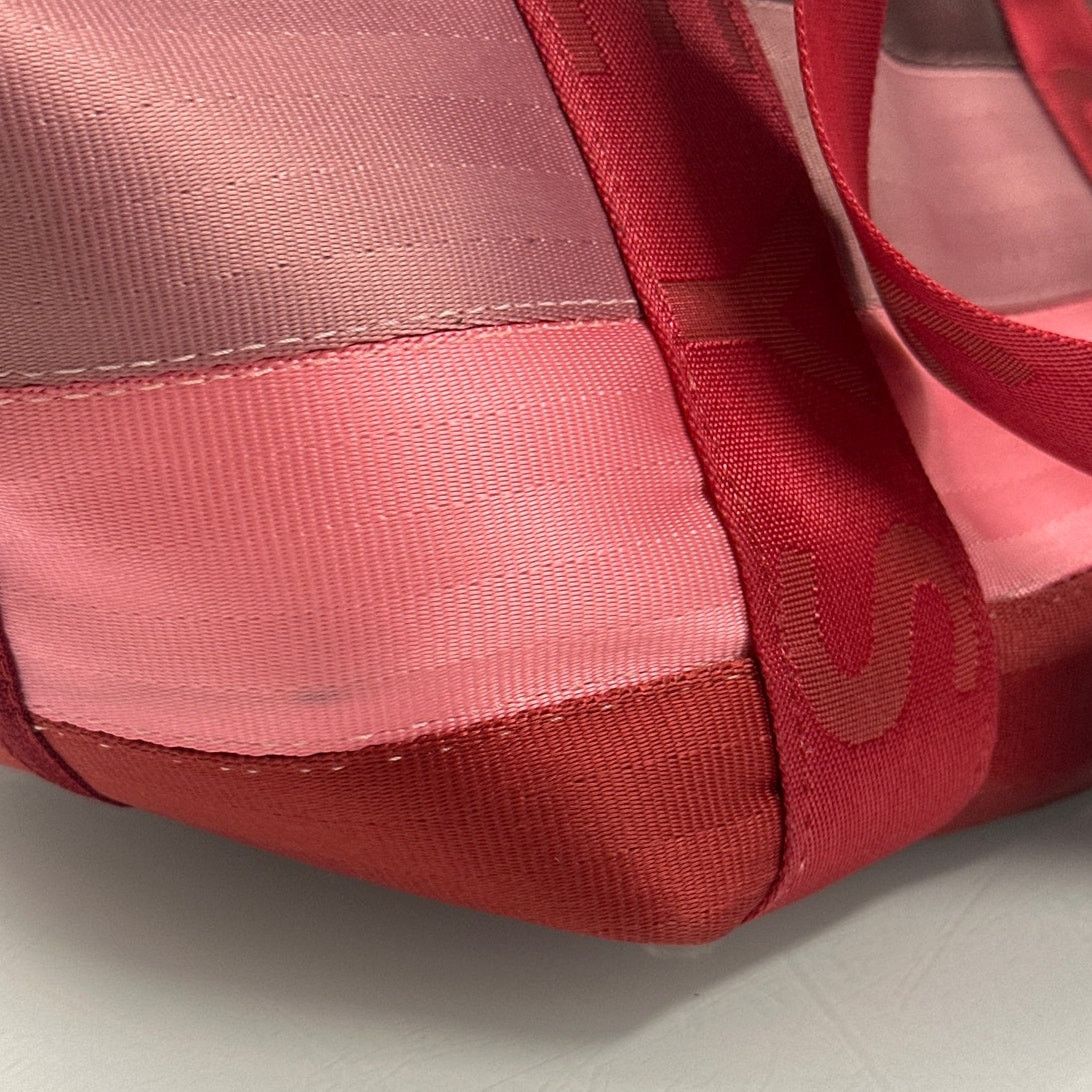 & Other Stories Harvey's Tough Love Valentine Seatbelt Bag Purse Red Pink Size ONE SIZE - 8 Thumbnail