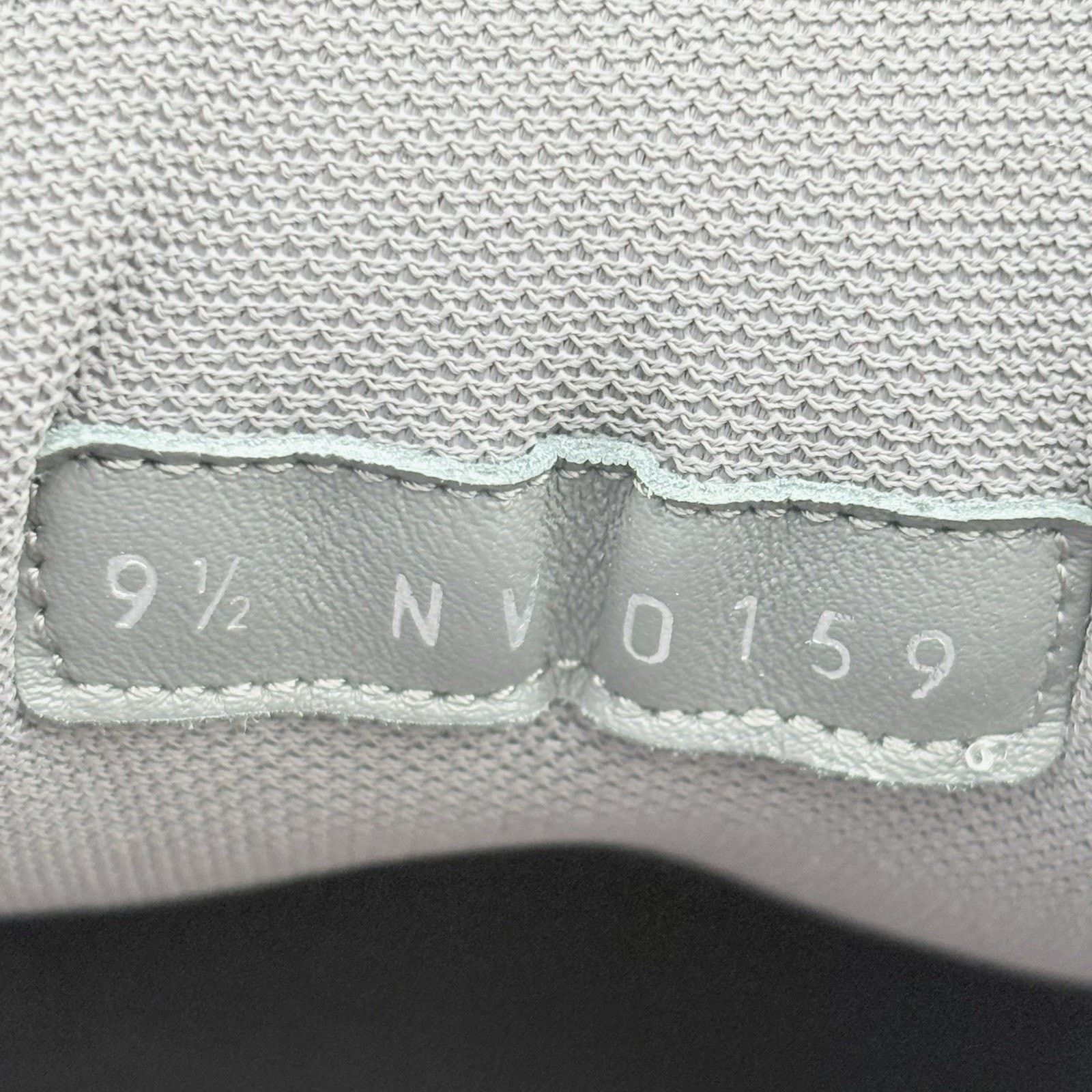 Louis Vuitton (10.5-11) Louis Vuitton Trainer ' Black Grey '| SUPER CLEAN! Size US 11 / EU 44 - 14 Thumbnail