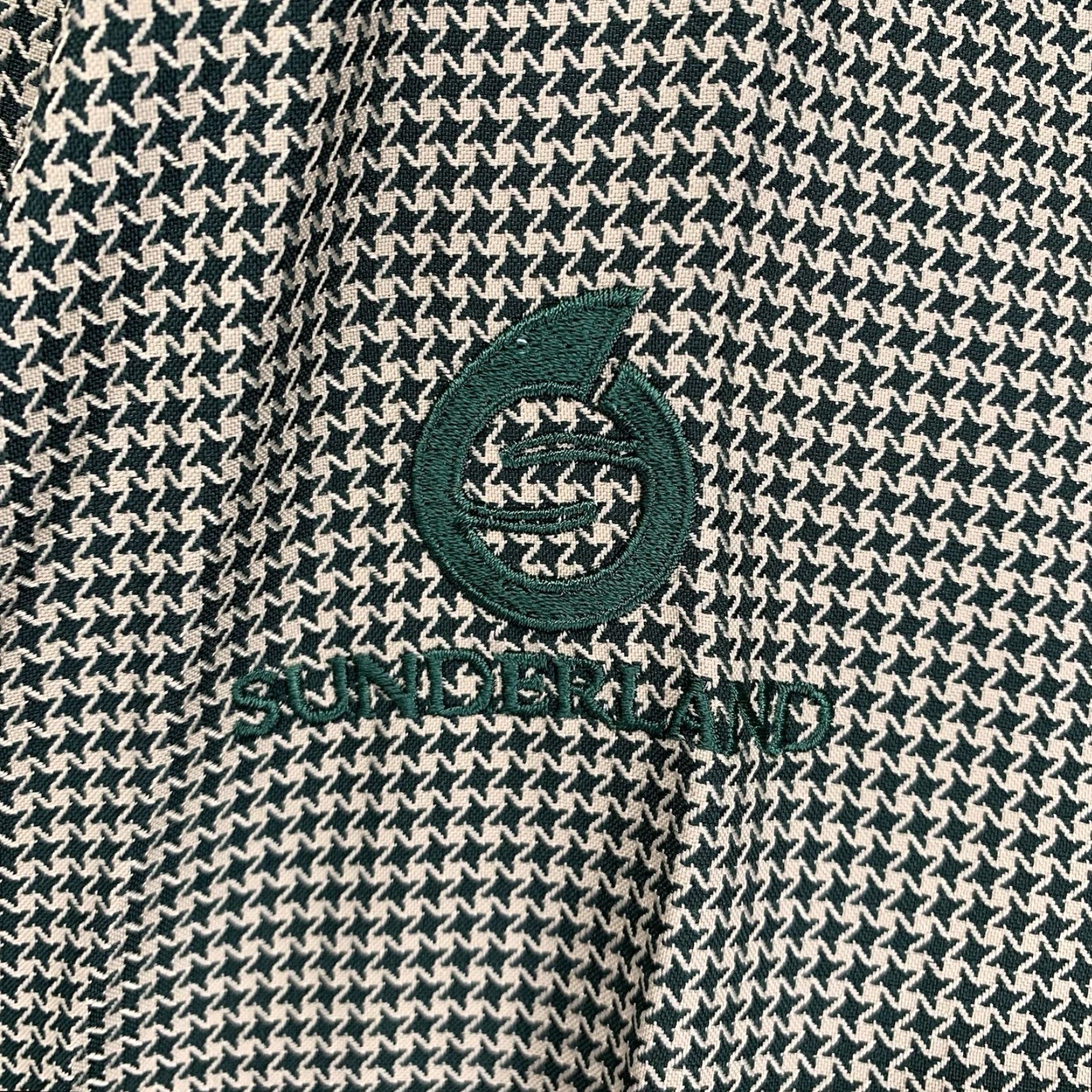 Vintage Sunderland Of Scotland Jacket Notre Dame Geometric Gold Pullover Light Weight All Seasons Wind-Resistant Embroidered Logo Large Mens Shirt? Size US L / EU 52-54 / 3 - 2 Thumbnail