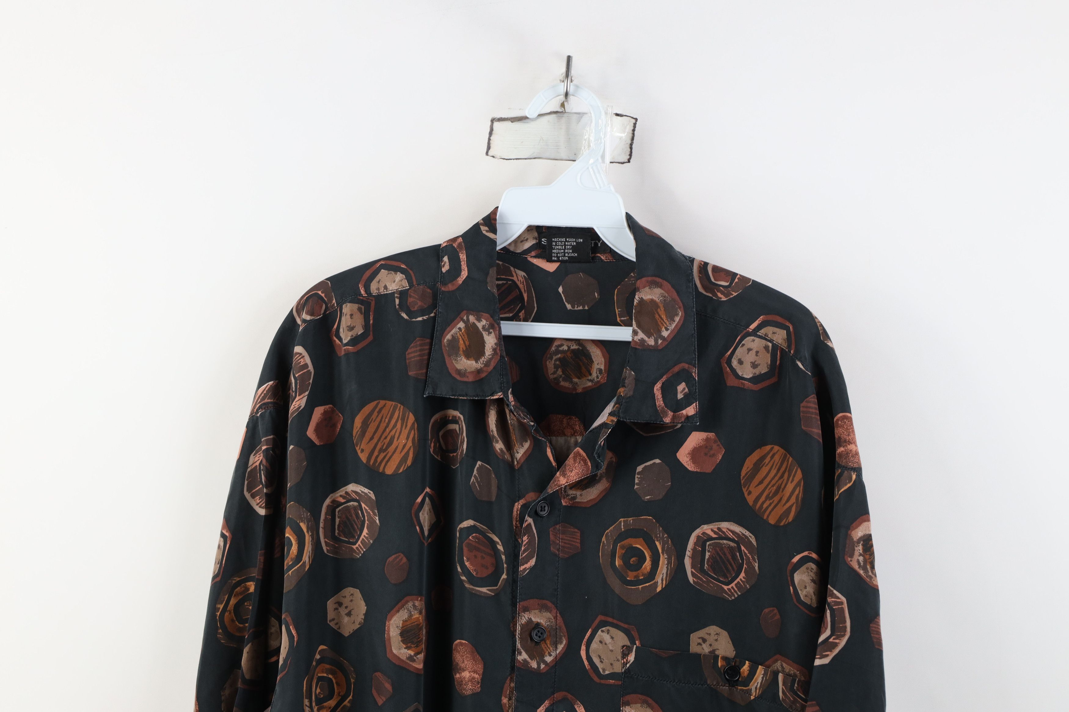 Vintage Vintage 90s Streetwear Geometric Silk Baggy Button Shirt Size US L / EU 52-54 / 3 - 2 Thumbnail