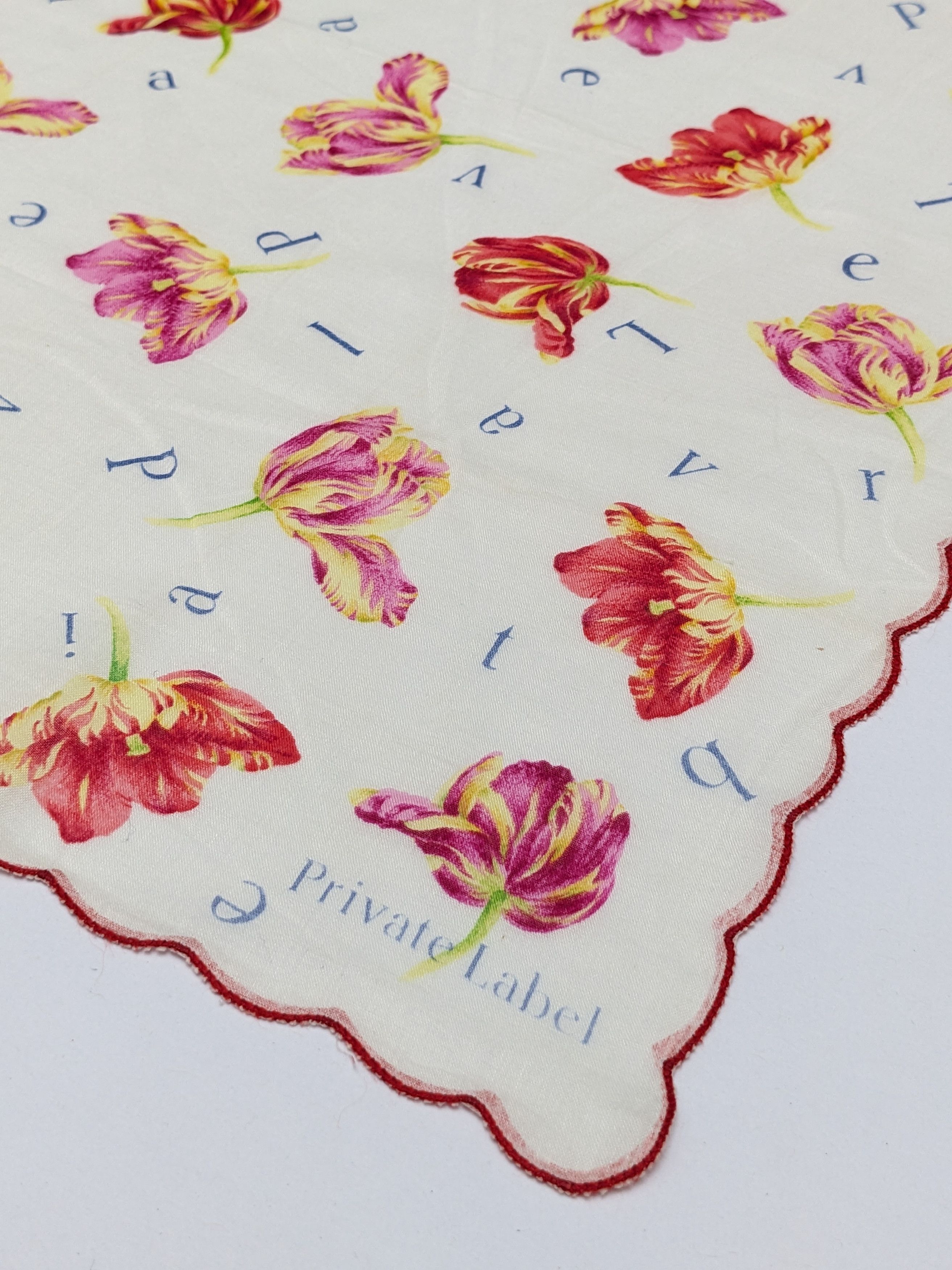Japanese Brand Private Label Designer Red Tulips Floral Scalloped Size ONE SIZE - 2 Thumbnail