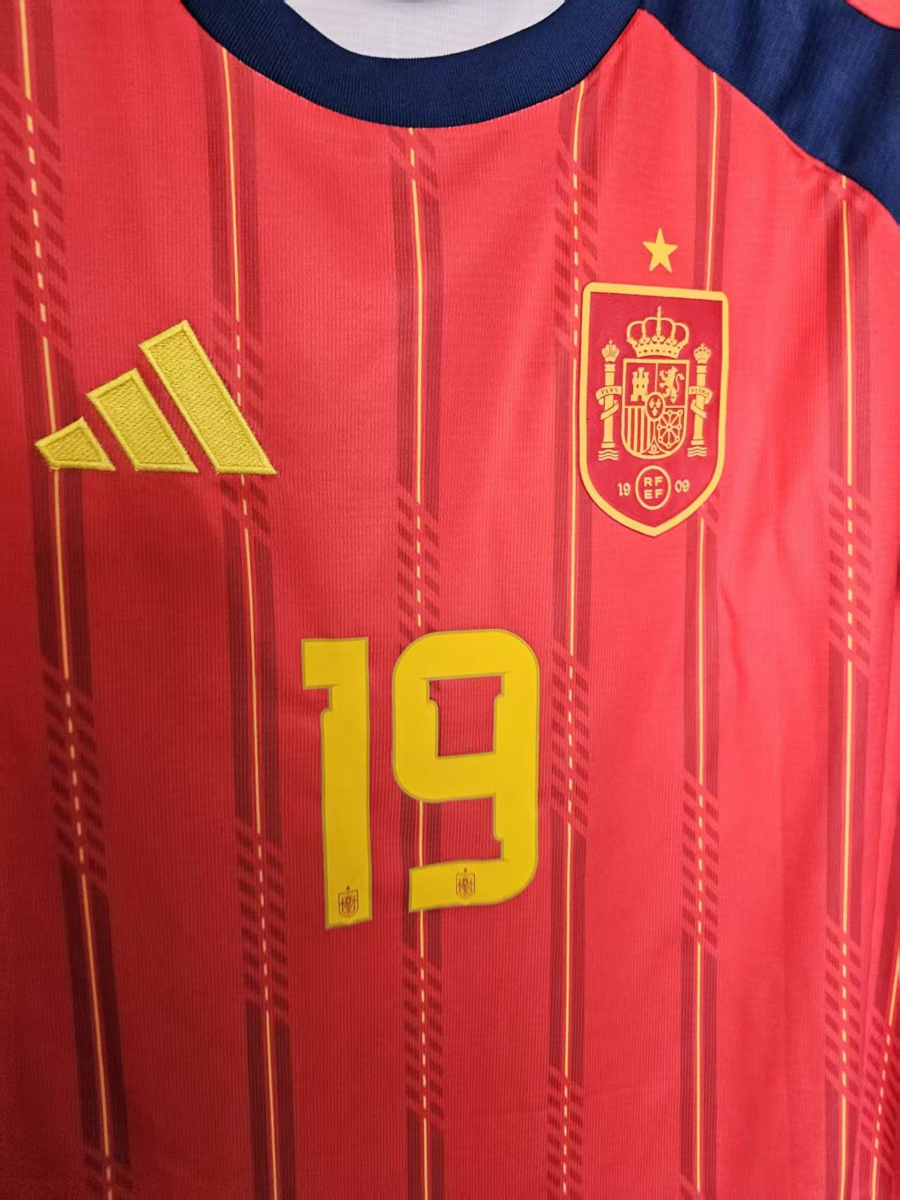 Other 2026 Spain 19 Lamine Yamal Jersey Home XXL Size US XXL / EU 58 / 5 - 3 Thumbnail