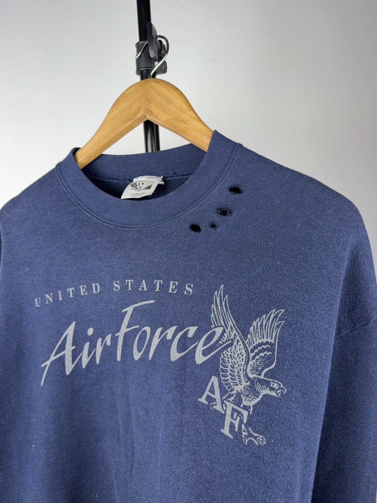 Vintage 90s U.S. Air Force Distressed Crewneck Made in USA L sz Size US L / EU 52-54 / 3 - 4 Thumbnail