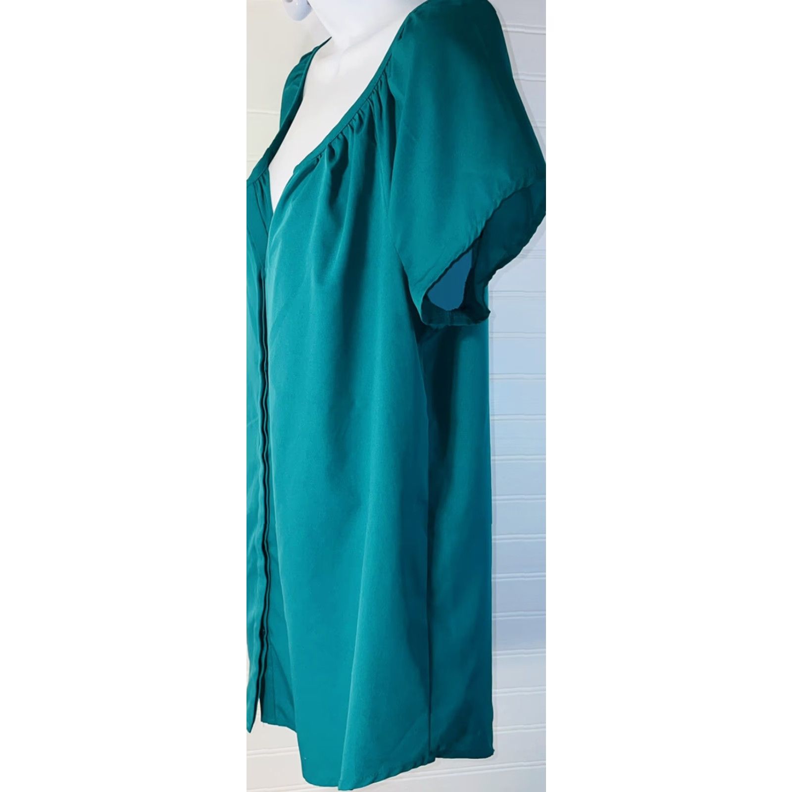 Old Navy Old Navy Blouse Shirt Womens Small Green Short Sleeve Button Up Collarless Scoop Neck 100% Polyester Regular Fit Vintage No Size S / US 4 / IT 40 - 4 Thumbnail