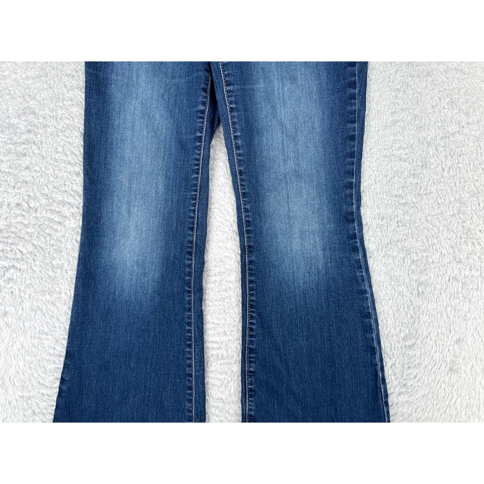 Vintage Maurices Jeans Womens 6 Blue Denim Flared Mid 27x29 5-Pocket Design Distressed Button Zipper Vintage No Size 28" / US 6 / IT 42 - 3 Thumbnail