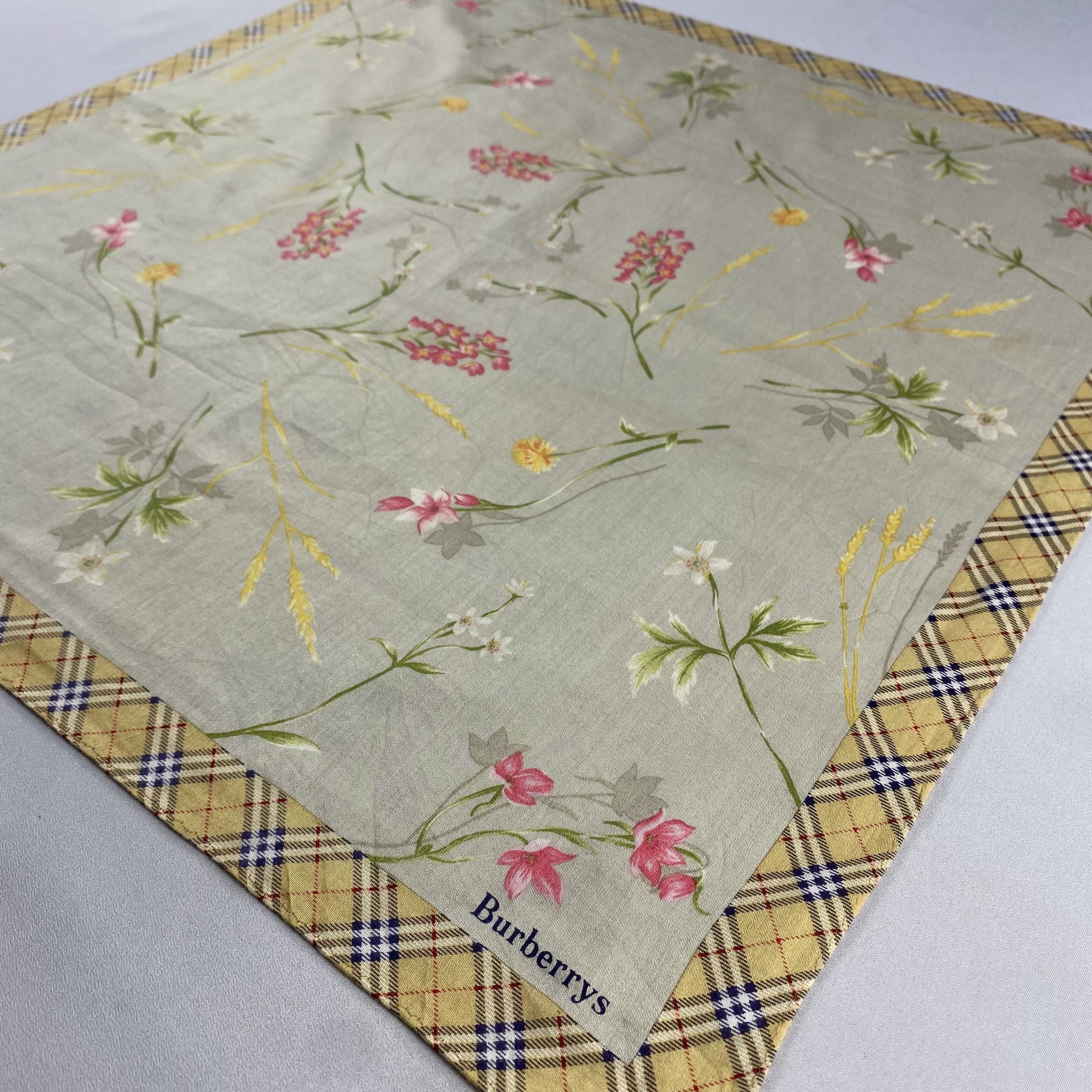 Burberry × Vintage Burberry Handkerchief / Neckerchief / Bandana-P1147 Size ONE SIZE - 2 Thumbnail