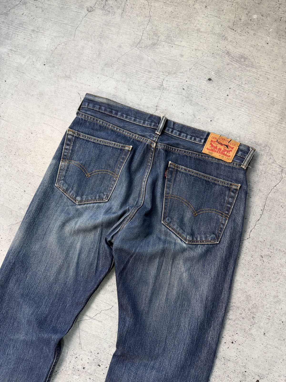 Levi's Vintage Levi's Jeans 505 Faded Blue Straight Leg Denim 36x32 Size US 36 / EU 52 - 2 Thumbnail