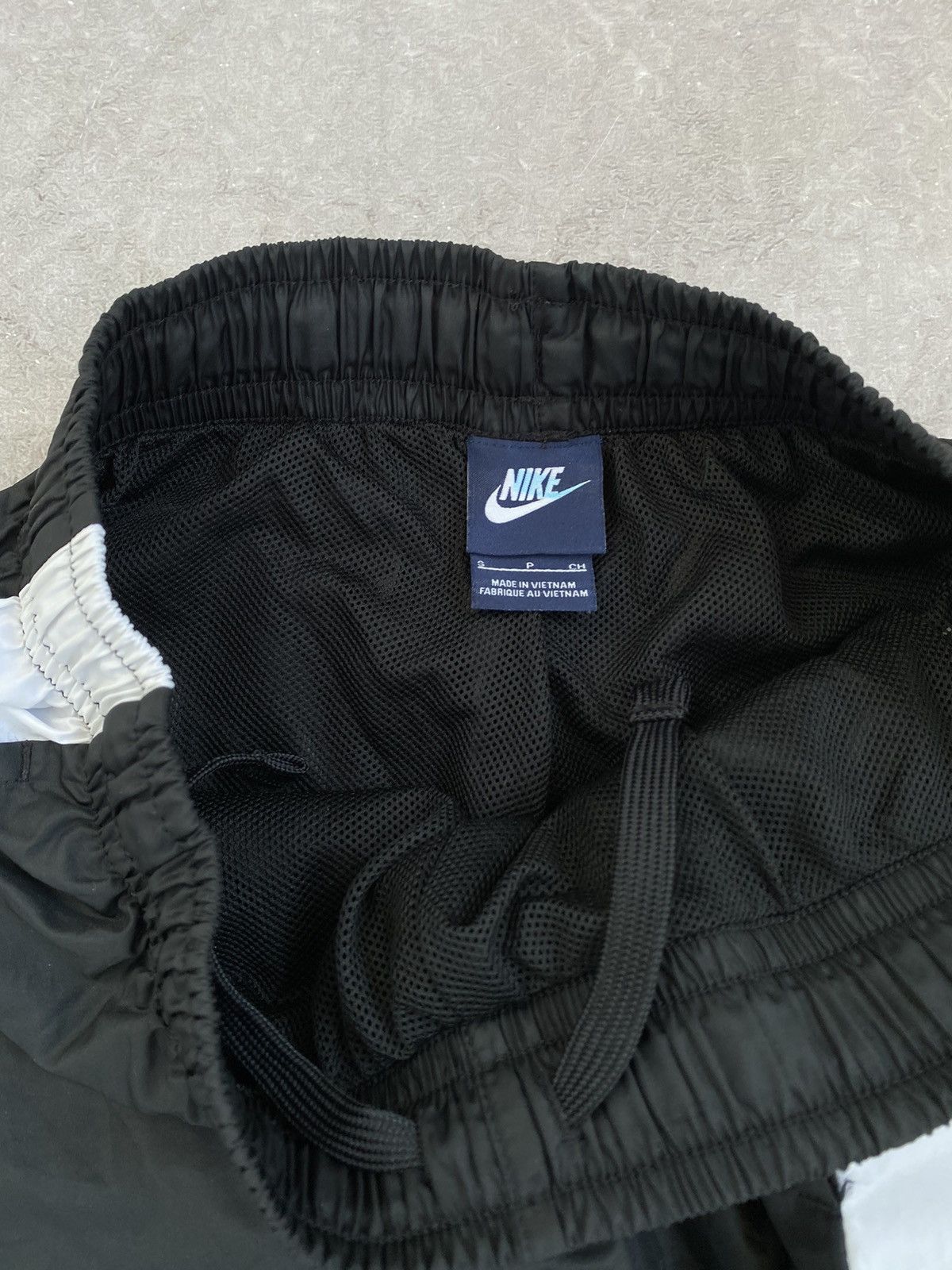 Nike Vintage Y2K Nike Nylon Baggy Drill Swoosh Oversized Pants Size US 31 - 9 Thumbnail