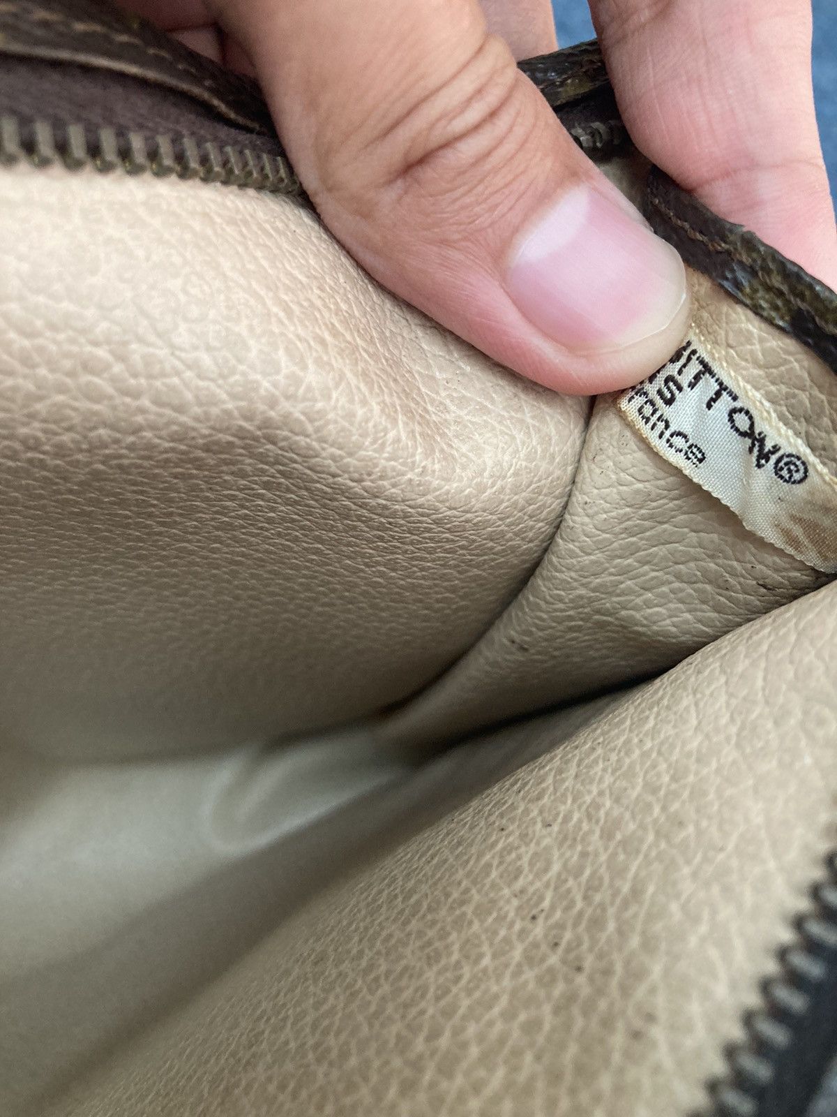 Louis Vuitton Louis Vuitton Toiletry 26 Size ONE SIZE - 5 Thumbnail