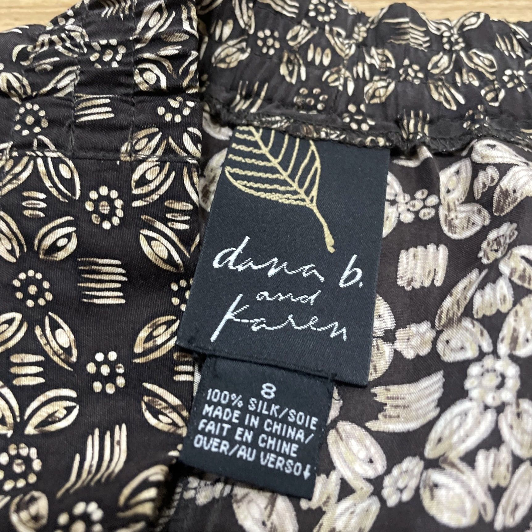 Vintage DANA Silk Floral Geometric Paperbag Shorts Womens 8 Brown Silk 8 Geometric Floral Paperbag Short Womens 8 Brown Size 30" / US 8 / IT 44 - 4 Thumbnail