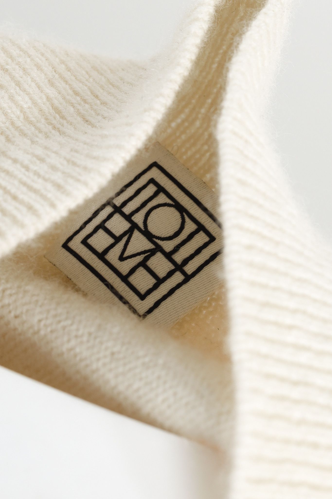 Toteme Toteme Macadamia Draped Cashmere Turtleneck Sweater Dress Size S / US 4 / IT 40 - 4 Thumbnail