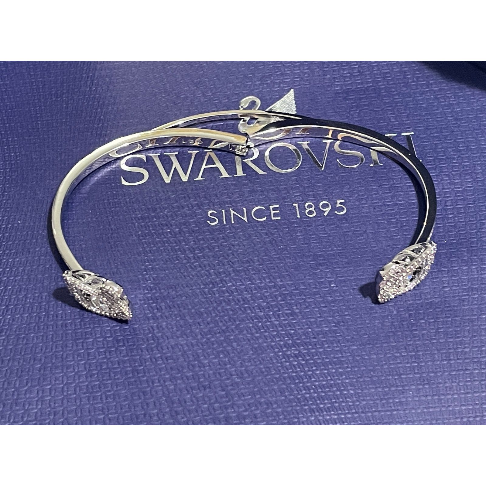 Swarovski Swarovski Dancing Swan Bangle, White, Rhodium plated SIZE M Size ONE SIZE - 4 Thumbnail