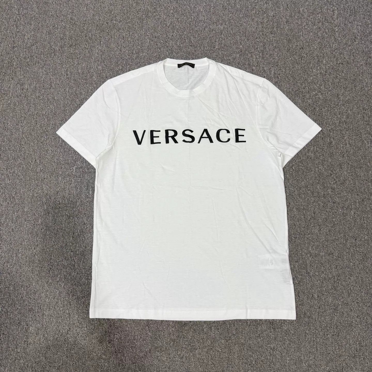 Versace Versace White Chest Logo Short Sleeve Tee S 99 New Size US S / EU 44-46 / 1 - 1 Thumbnail