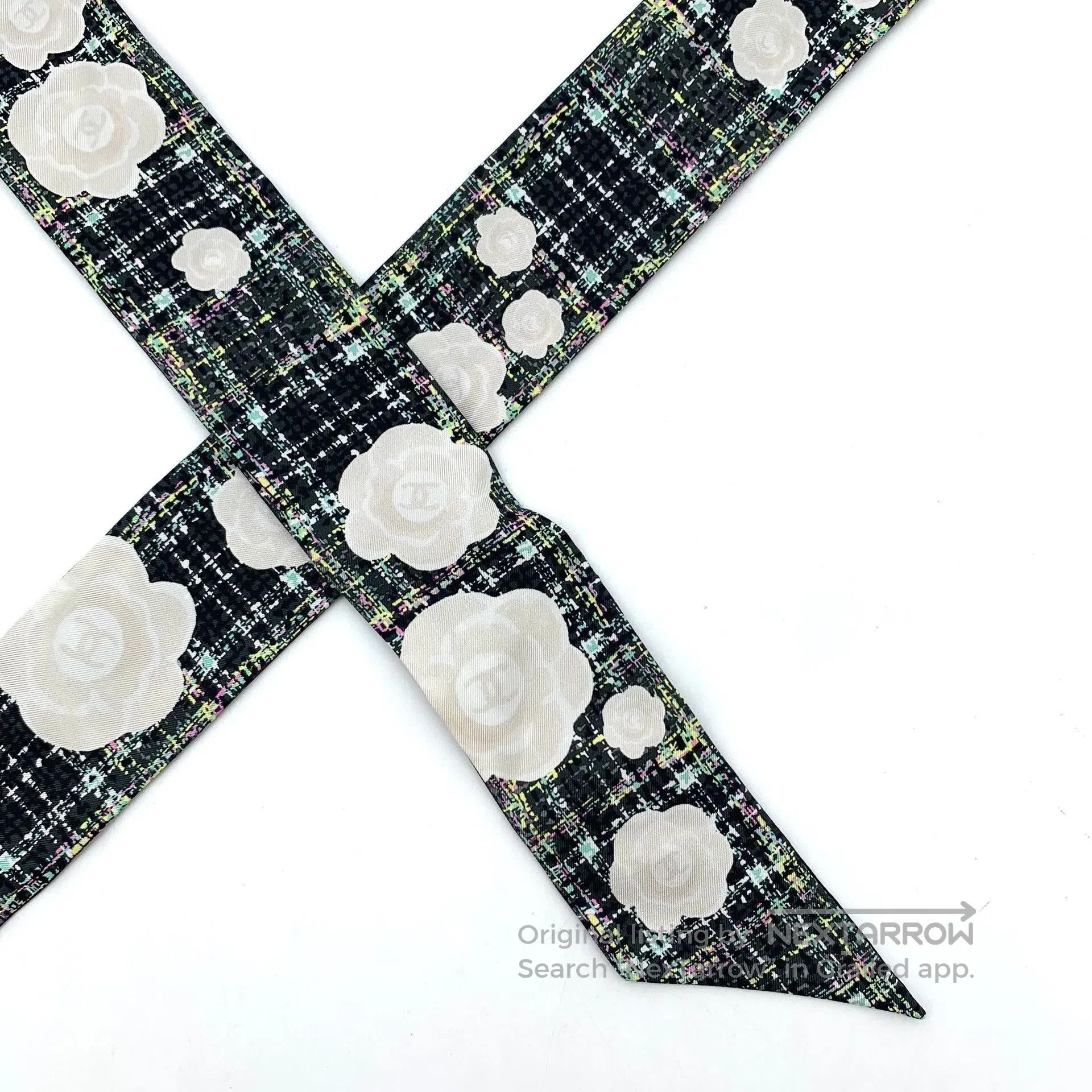 Chanel Chanel Dark Green Camellia Silk Scarf. Size ONE SIZE - 4 Thumbnail
