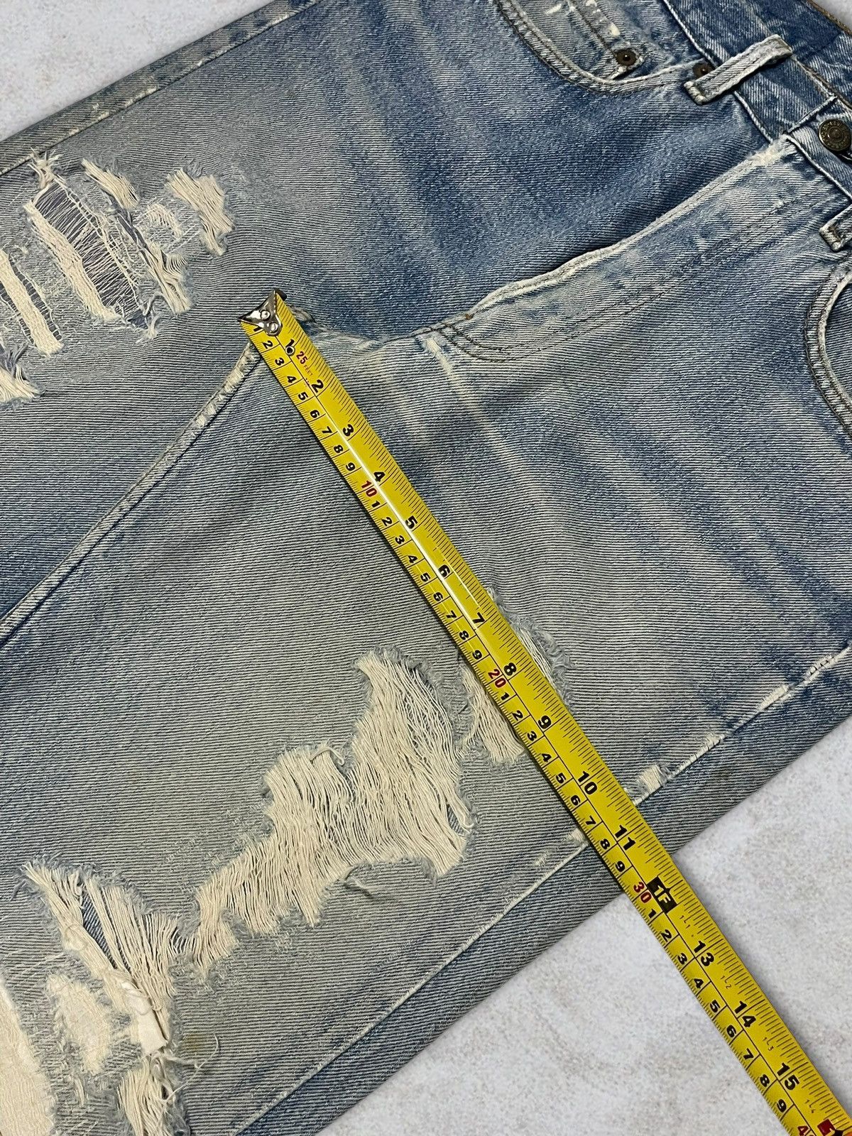 Levi's Vintage Clothing Vintage Levi’s 501 Distressed Washed ButtonFly Straight Jean Size US 31 - 22 Thumbnail