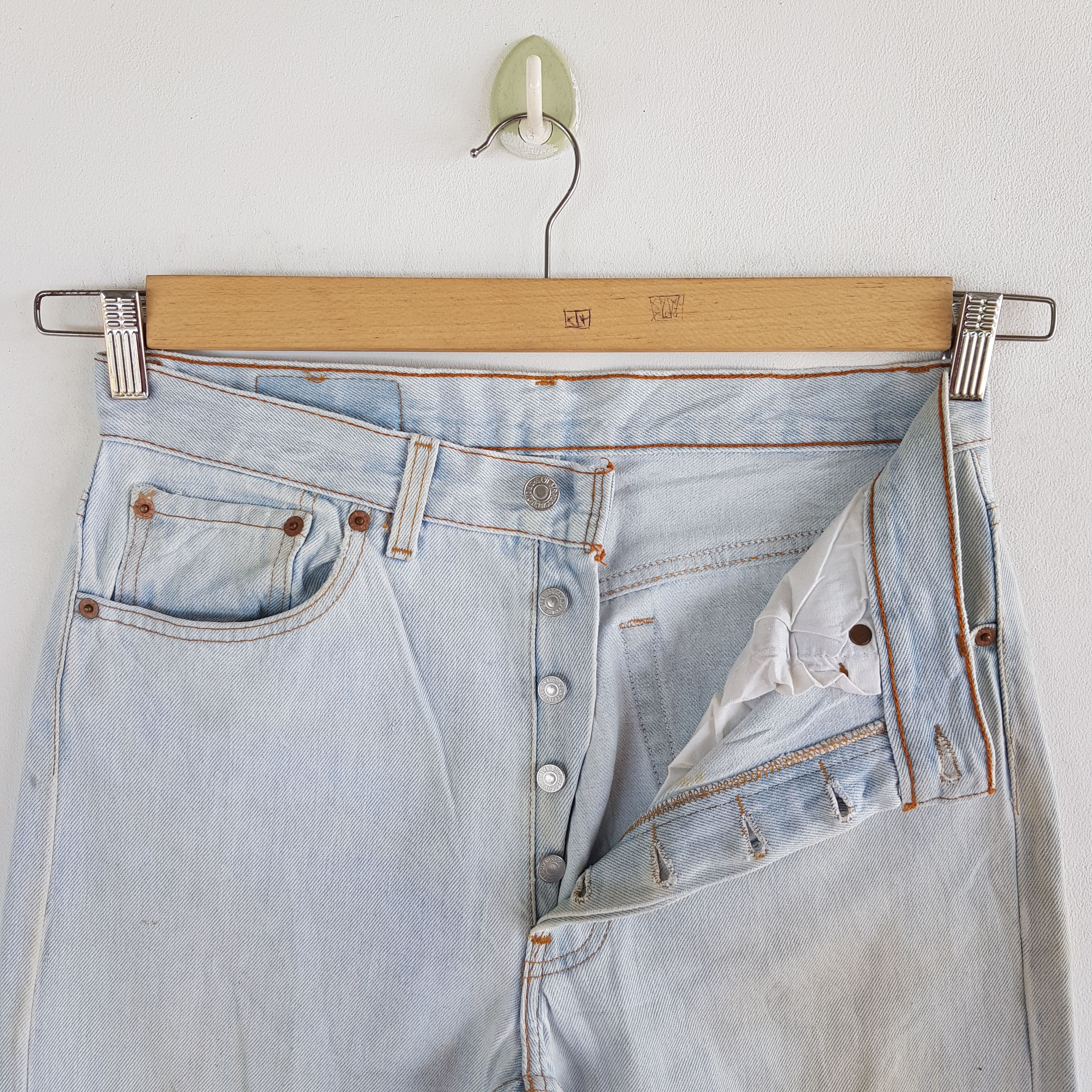 Levi's Vintage Dirty Levis 501 Light Wash Jeans Levi's Faded Denim Size US 30 / EU 46 - 5 Thumbnail