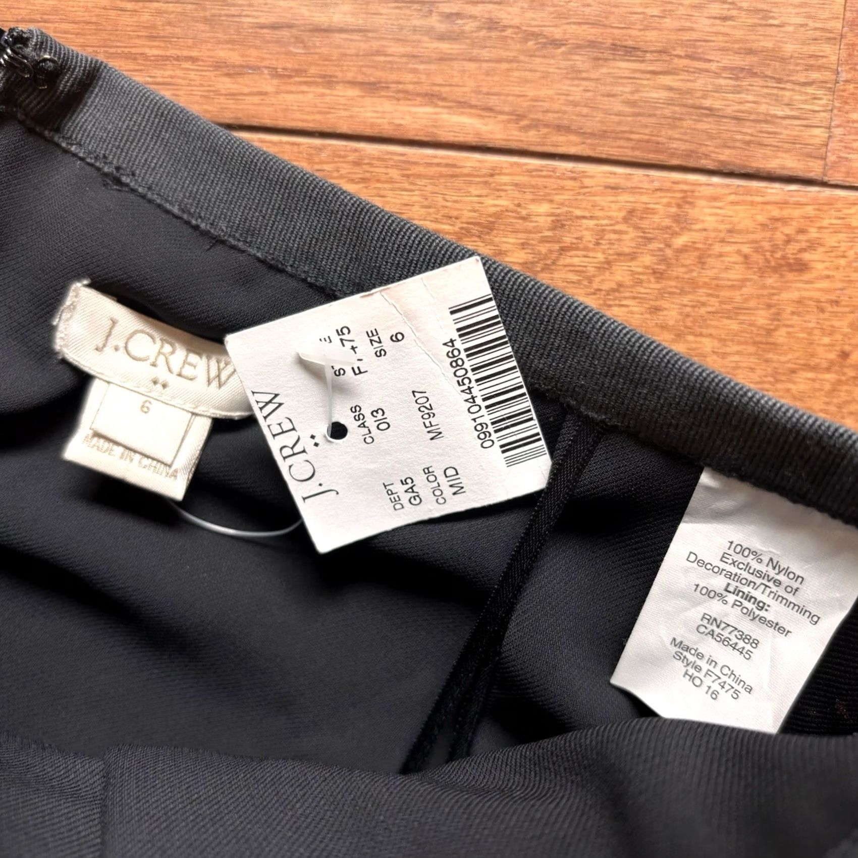 J.Crew VINTAGE? No. NWT Women J.Crew Pencil Skirt Sequins Black Silver sz 6 Size 28" / US 6 / IT 42 - 5 Thumbnail