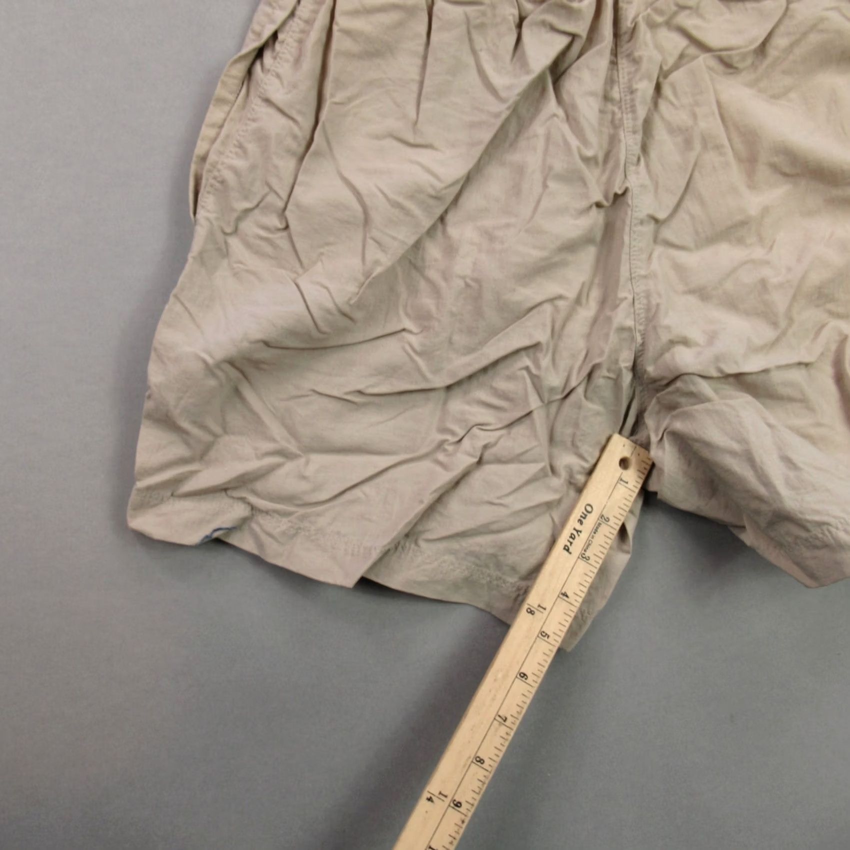 The North Face The North Face Shorts Womens XL Lightweight Outdoors Stretch Pockets Hiking Camp Beige Size 40" / US 18 - 5 Thumbnail