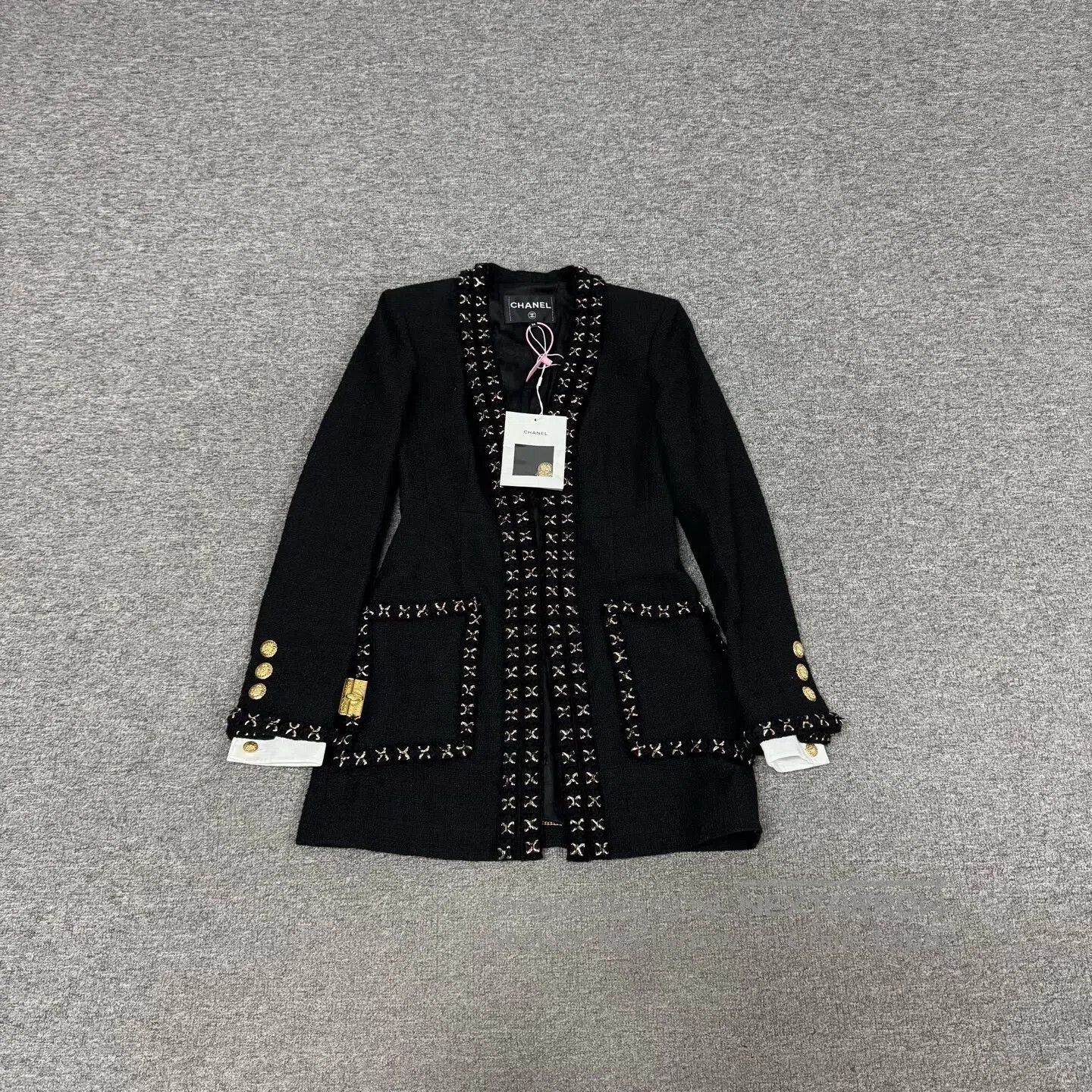 Chanel Chanel size 34 Metropolitan Black Gold Edged Coarse Wool Kn Size S / US 4 / IT 40 - 1 Thumbnail