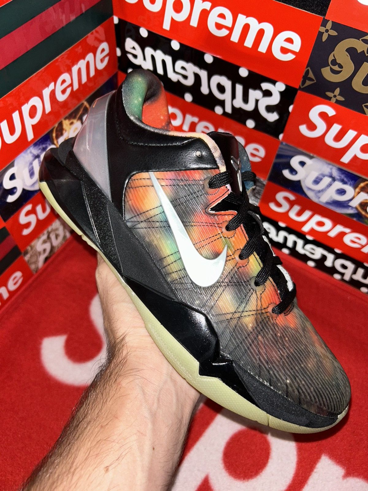 Nike Nike Kobe 7 Galaxy (GS) 505399-002 size 7y Size US 7 / EU 40 - 9 Thumbnail