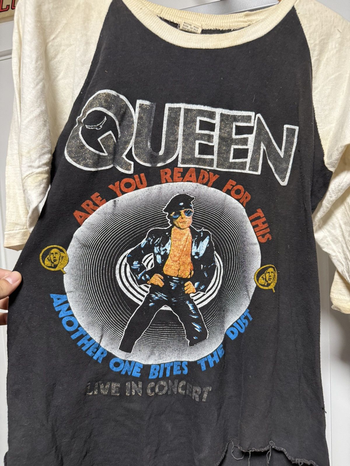Vintage Super rare 1980 Queen Play The Game Tour raglan shirt Size US L / EU 52-54 / 3 - 2 Thumbnail