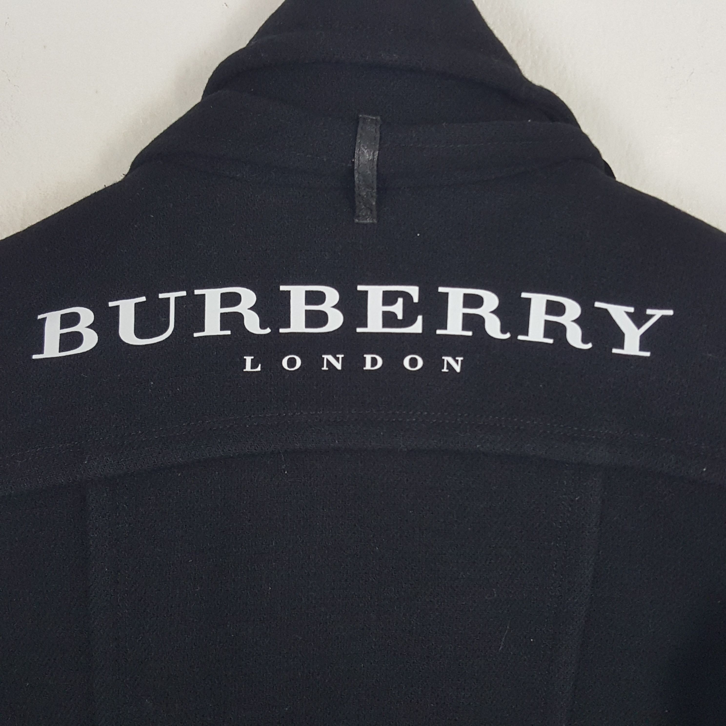 Burberry × Japanese Brand × Vintage Vintage Burberry Blue Label Nova Check Multi Pocket Jacket Size XS / US 0-2 / IT 36-38 - 2 Thumbnail