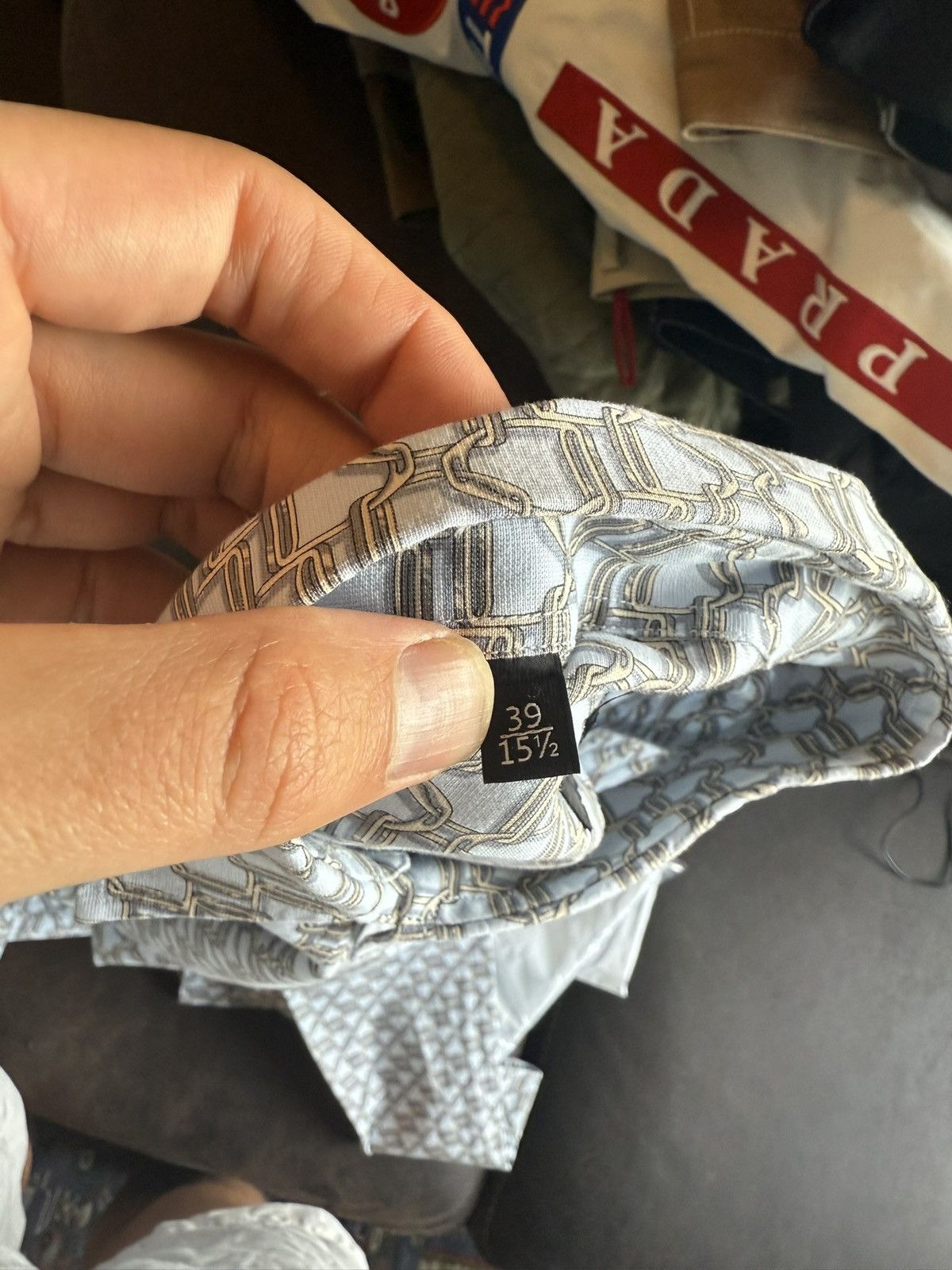 Gucci Slim Fit Shirt with All-Over Chain Print Size US M / EU 48-50 / 2 - 11 Thumbnail