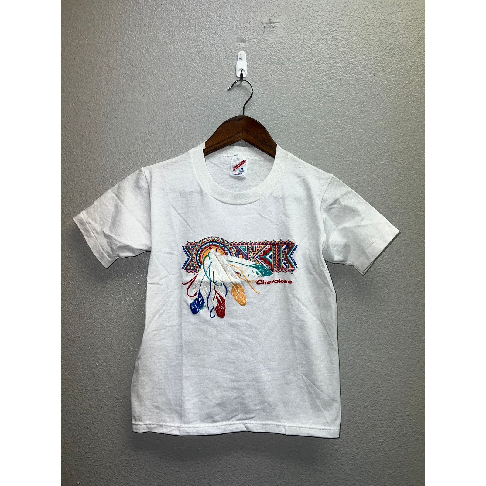 Jerzees 90s Youth Cherokee Native American Feather Shirt Tee Kid's M Size M / US 6-8 / IT 42-44 - 1 Thumbnail
