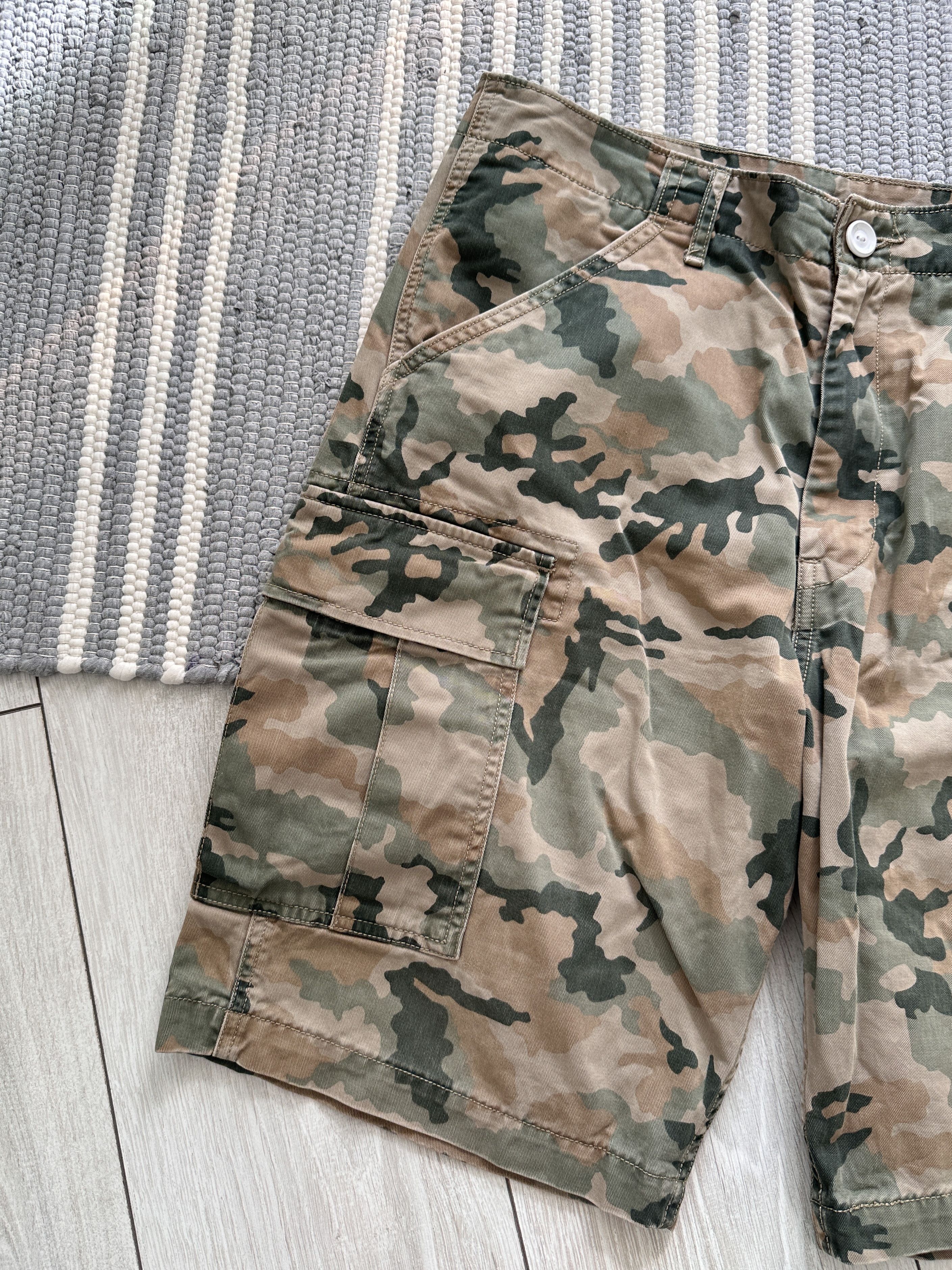 Levi's Vintage Levis Cargo Military Shorts Size 33 Size US 33 - 4 Thumbnail