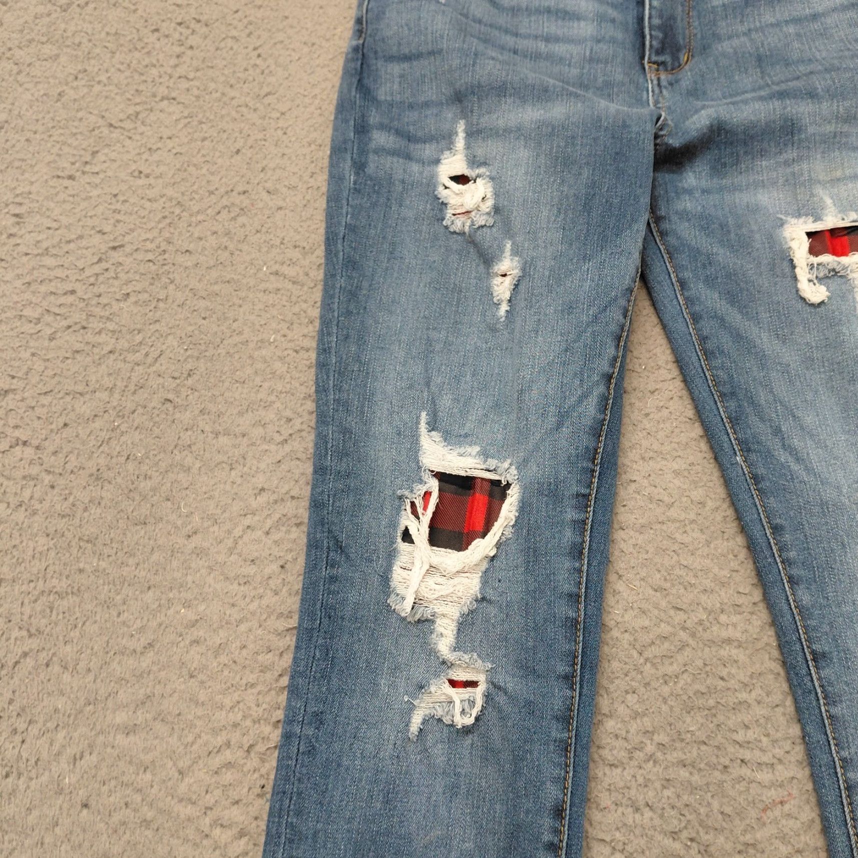Vintage Judy Blue Jeans Women's 7/28 Blue Skinny Fit Distressed Buffalo Plaid Patch Jeans Shirt? Size 28" / US 6 / IT 42 - 7 Thumbnail