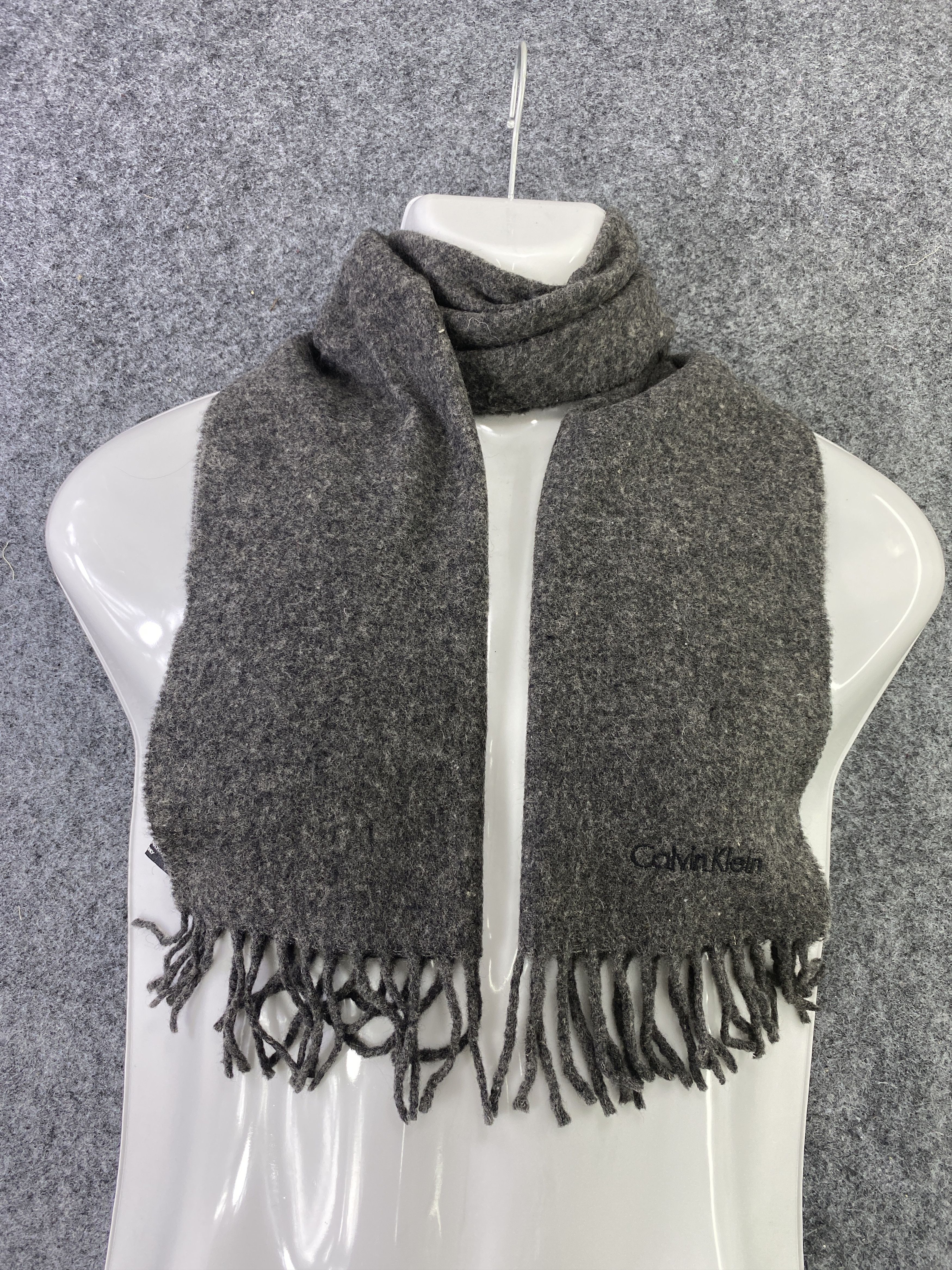 Calvin Klein Calvin Klein Scarf/Muffler/Neckwear-T464 Size ONE SIZE - 1 Thumbnail