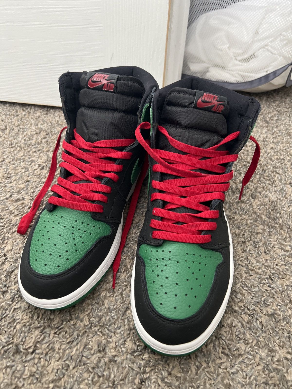 Jordan Brand × Nike Air Jordan 1 Pine Green Size US 12 / EU 45 - 3 Thumbnail